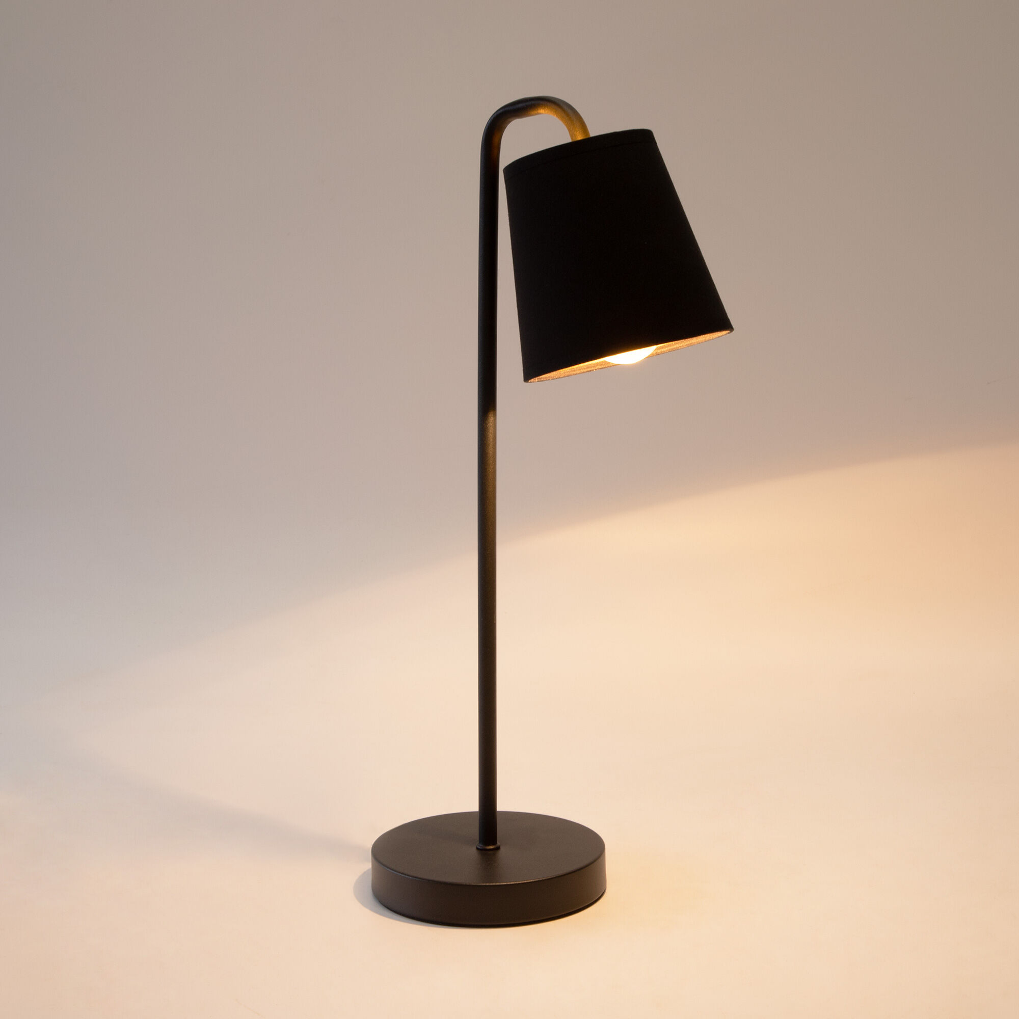Настольная лампа Eurosvet Montero 01134/1 черный a061344