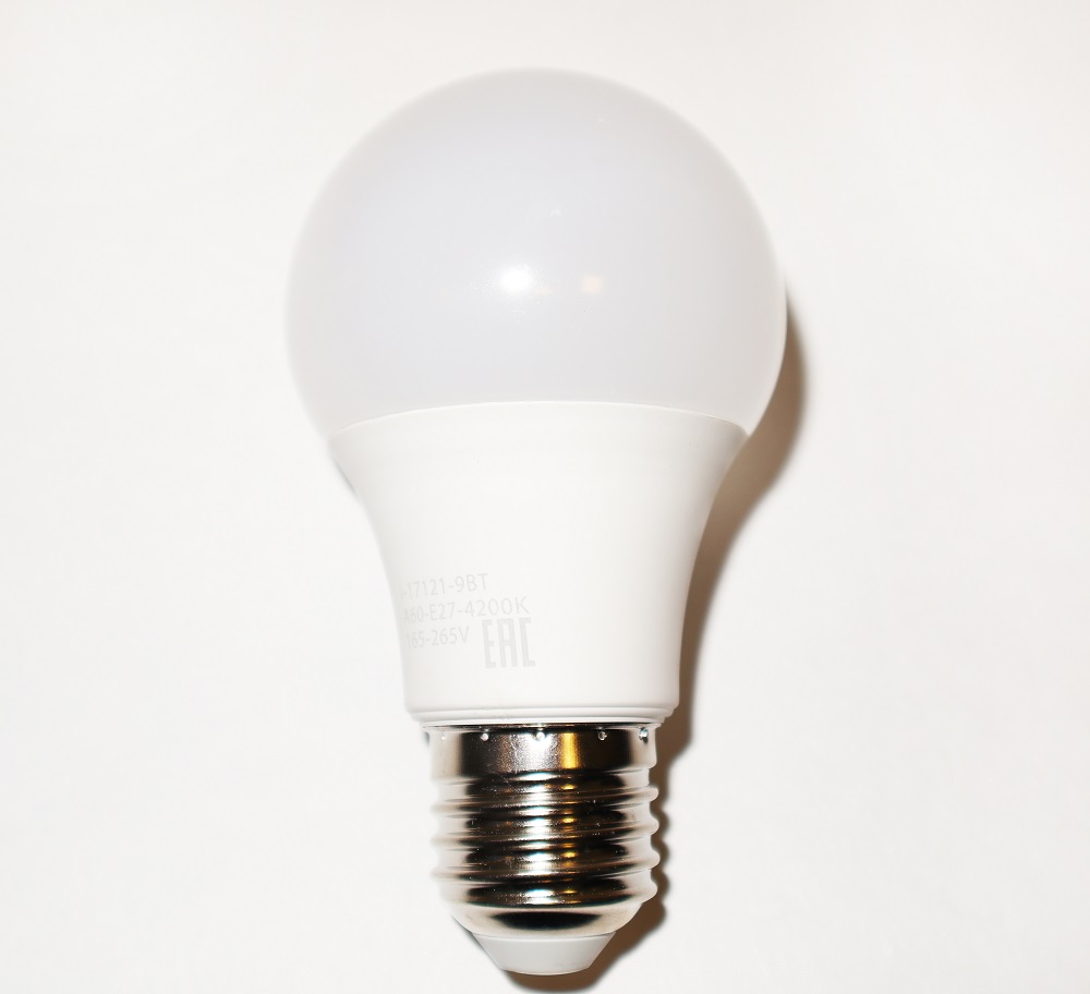 Лампа светодиодная i-Watt E27 9W 4200К груша матовая i-17121