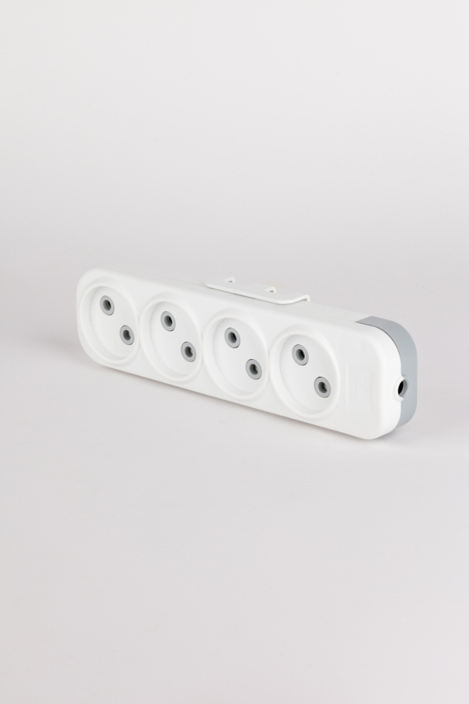 Колодка 4вх с защитными шторками ELBI Myra 527-010200-400