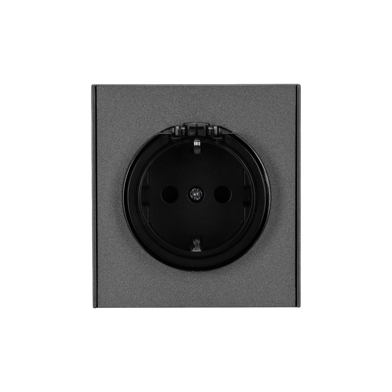 Розетка STRONG 1-ая с/з с/у, со шторками и крышкой 16А графит KRANZ KR-78-0702-6