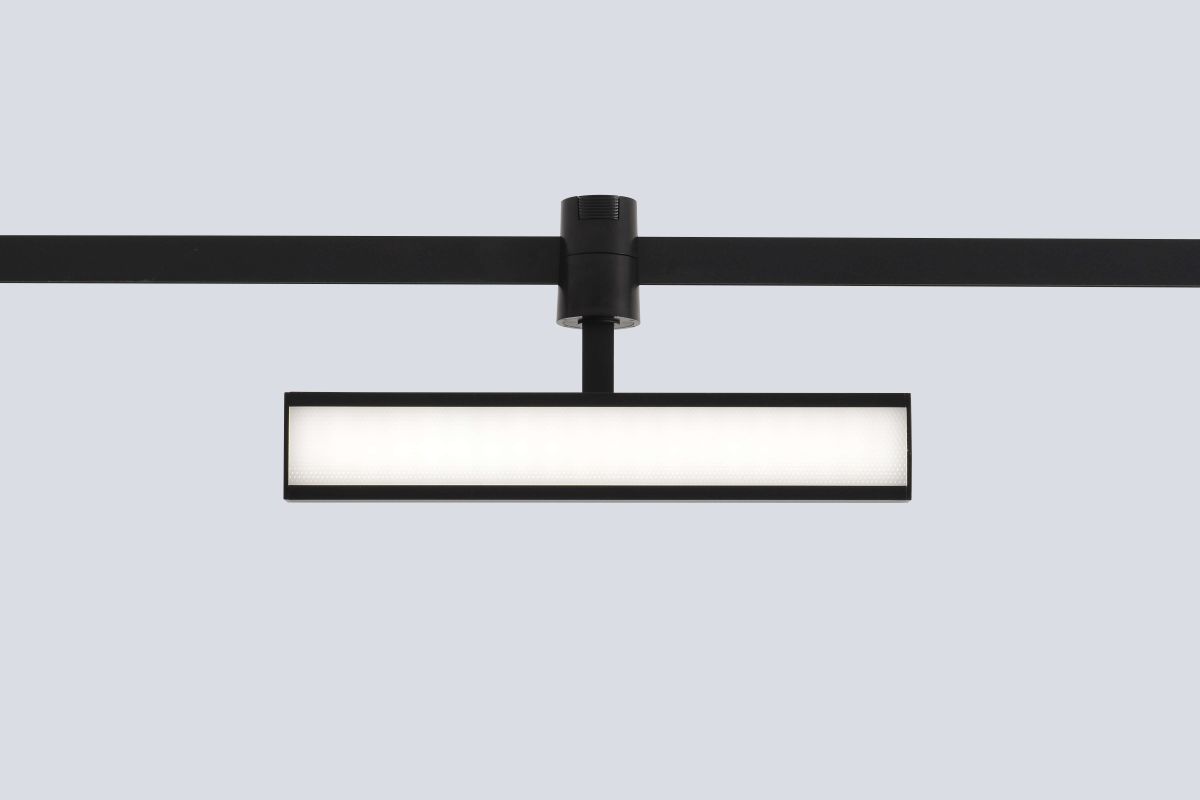 Трековый светильник для гибкой магнитной системы Crystal Lux Trace 48V CLT 0.37 001 10W BL SMART