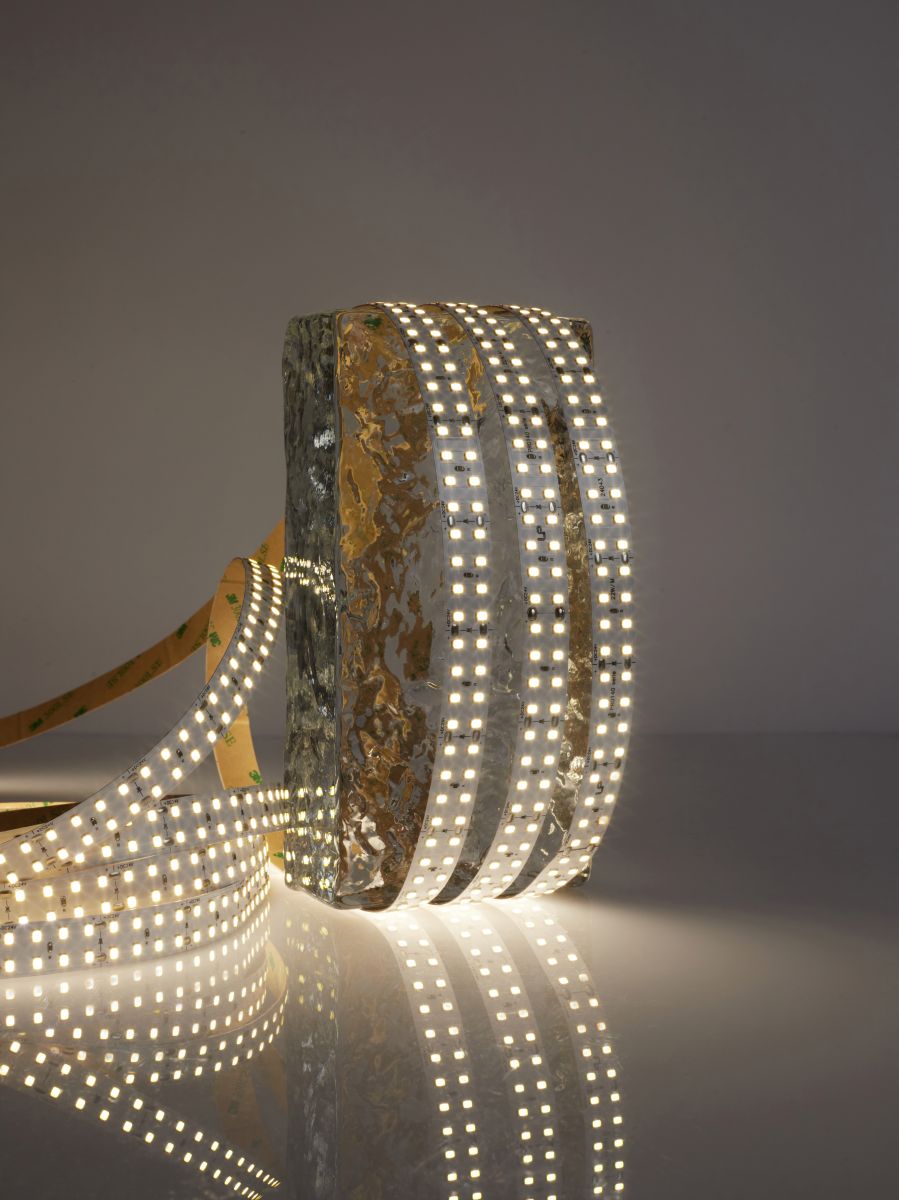 Светодиодная лента LEDS POWER двухрядная 16мм 2835 240/м (22Вт/м) 24В нейтральная, серия ПРО140 009797