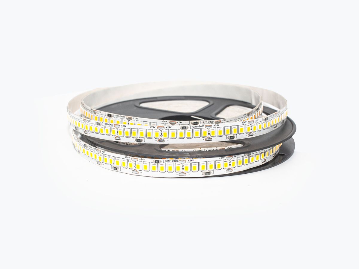 Светодиодная лента LEDS POWER 2835 240/м (21Вт/м) 24В холодная 008851