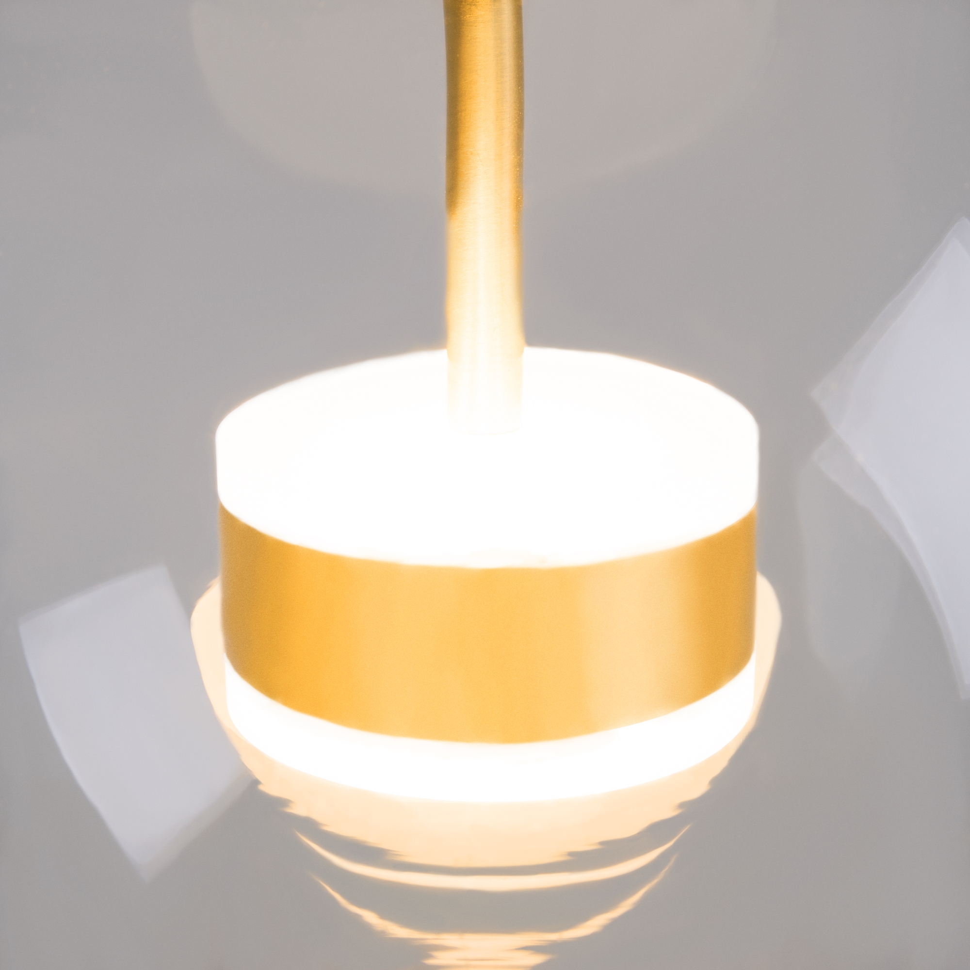 Подвесной светодиодный светильник Maytoni Cometa MOD055PL-L12G3K в #REGION_NAME_DECLINE_PP#