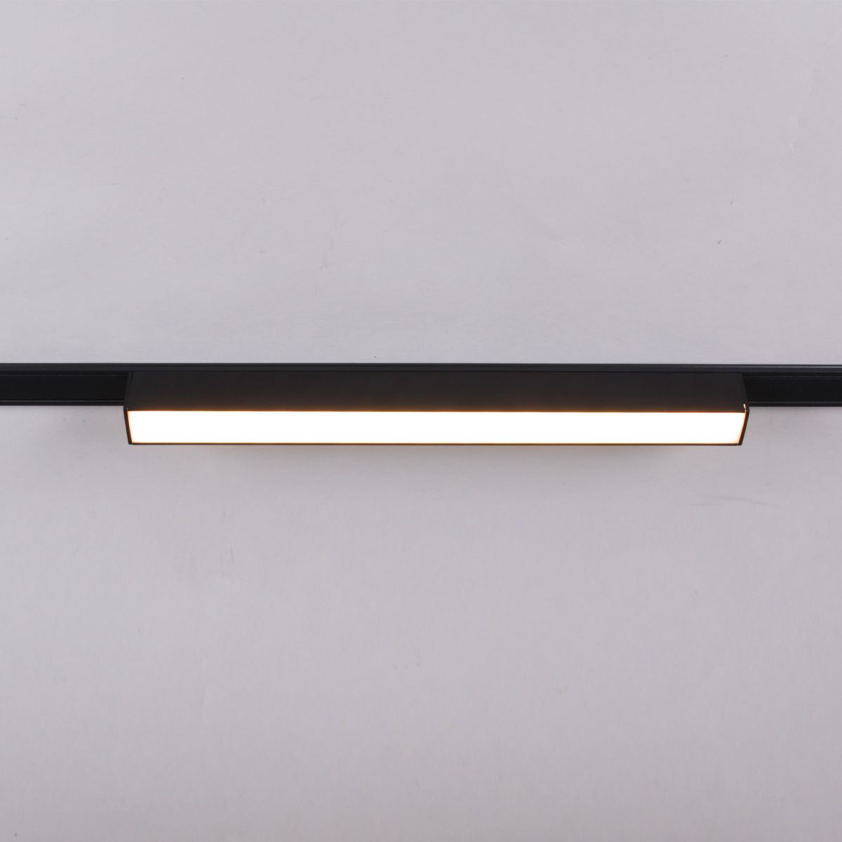 Трековый магнитный светильник Reluce 13003-9.3-001UR magnetic LED10W BK CCT+SMART