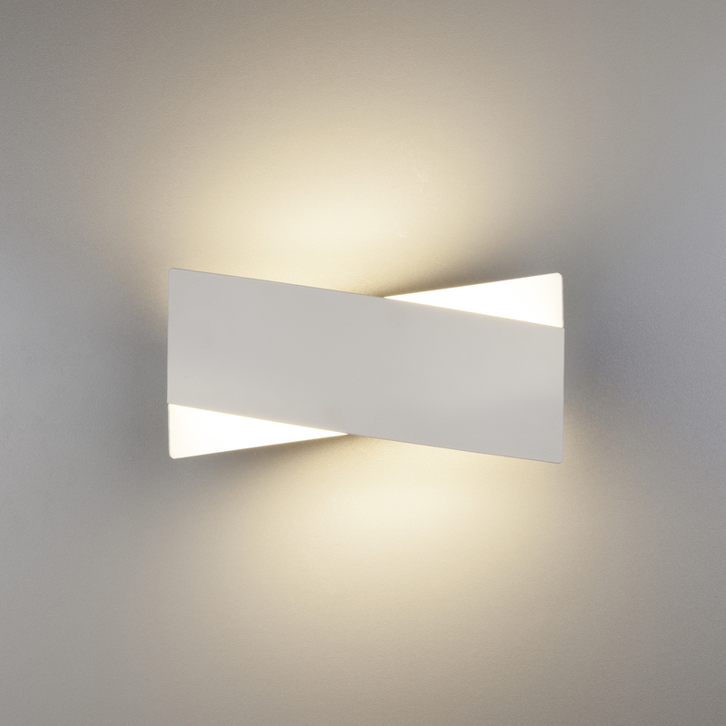 Настенный светодиодный светильник Eurosvet Overlap 40145/1 LED белый