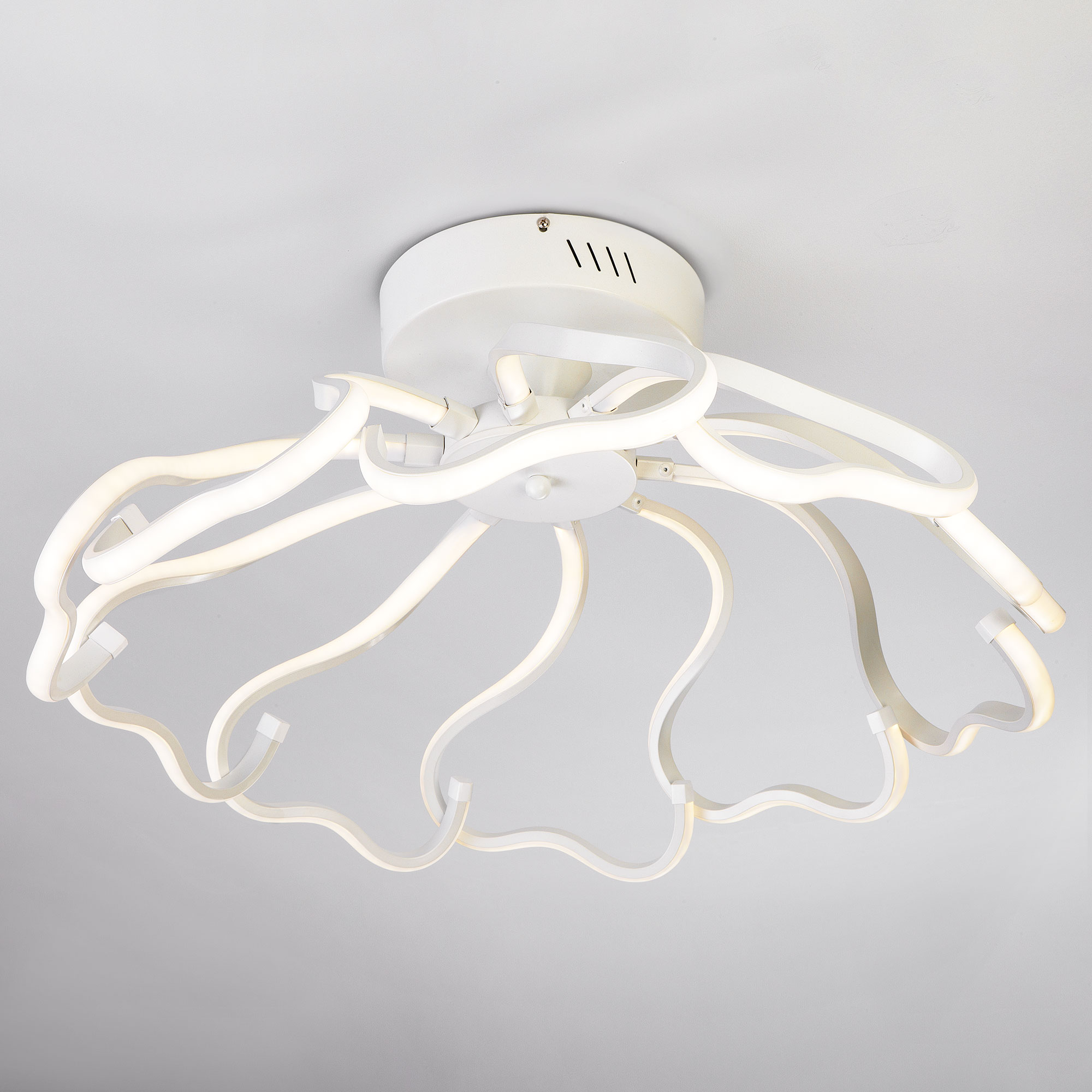 Потолочный светодиодный светильник Eurosvet Begonia 90095/10 белый в Москве