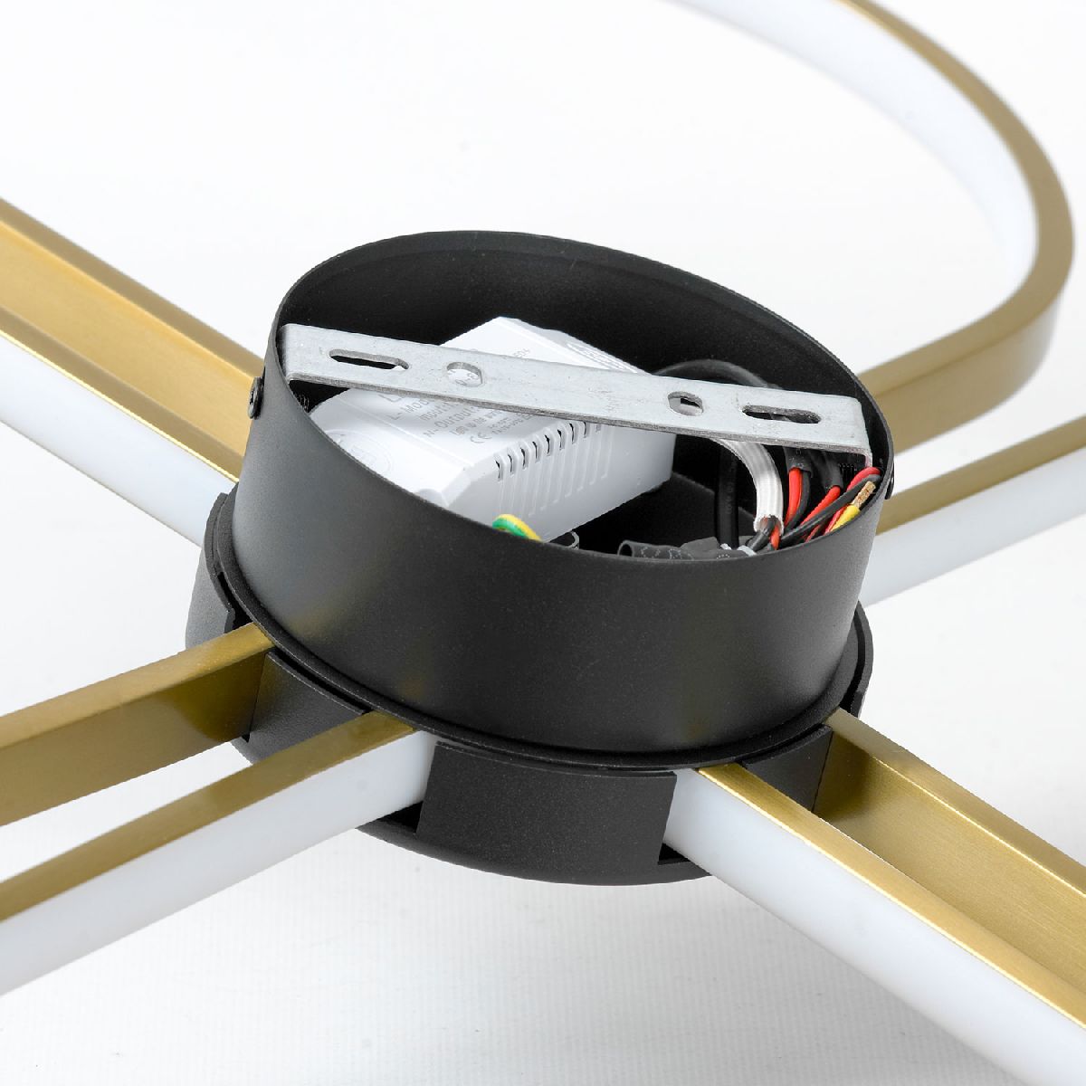 Потолочная led люстра Lussole Lowell LSP-7351