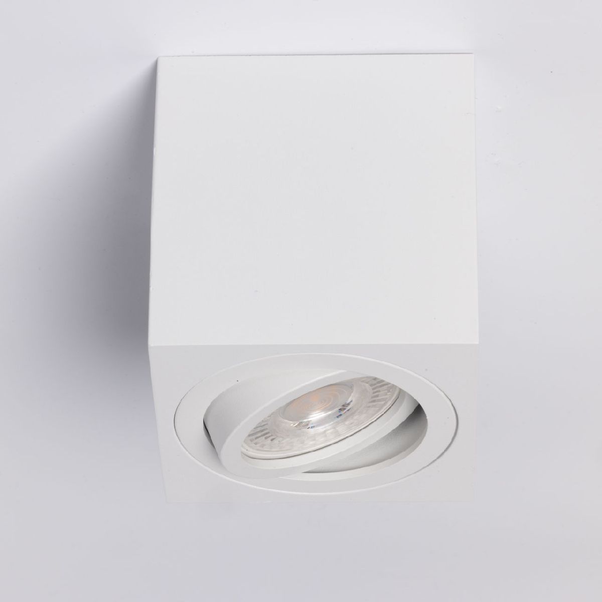 Накладной светильник De Markt Прайм 850011601