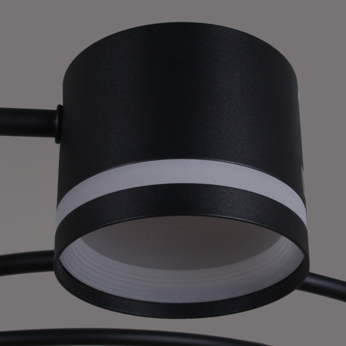 Люстра на штанге Reluce 26730-0.3-08 GX53 BK