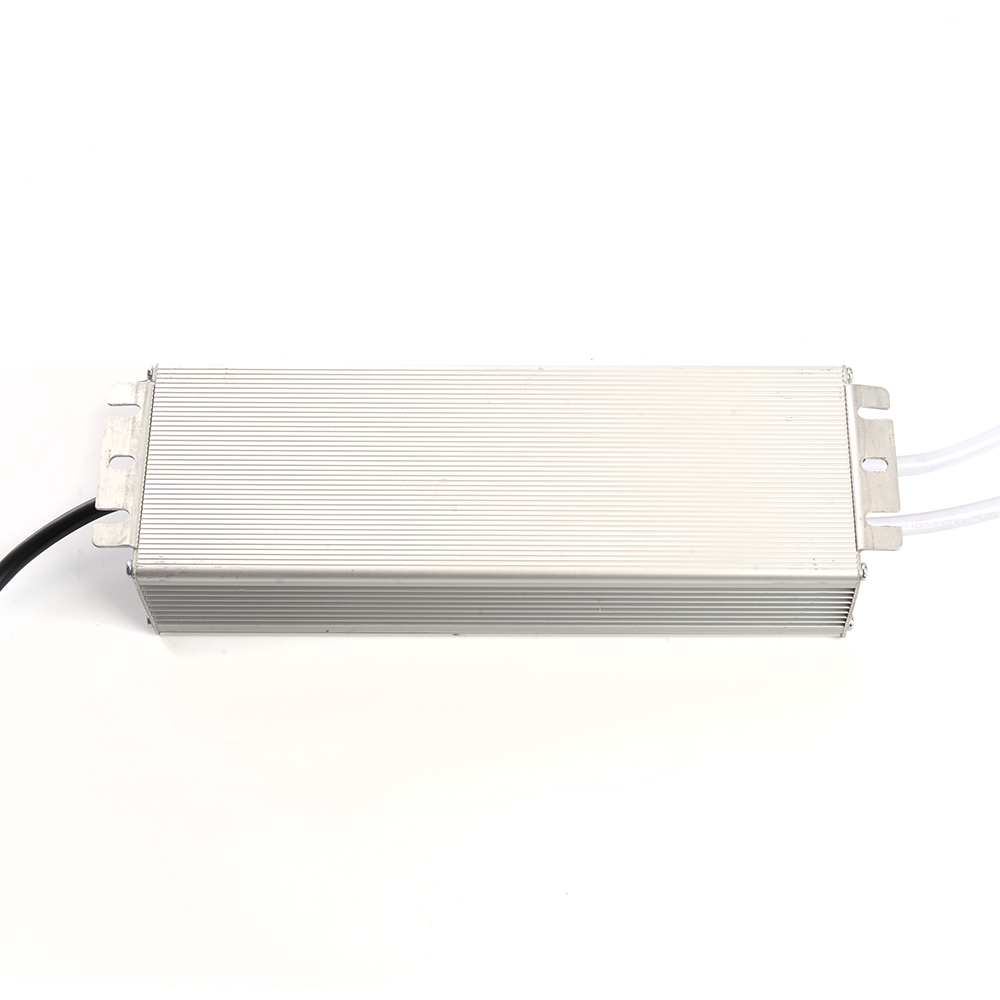 Трансформатор для светодиодной ленты Feron LB007 200Вт 12В IP67 48061