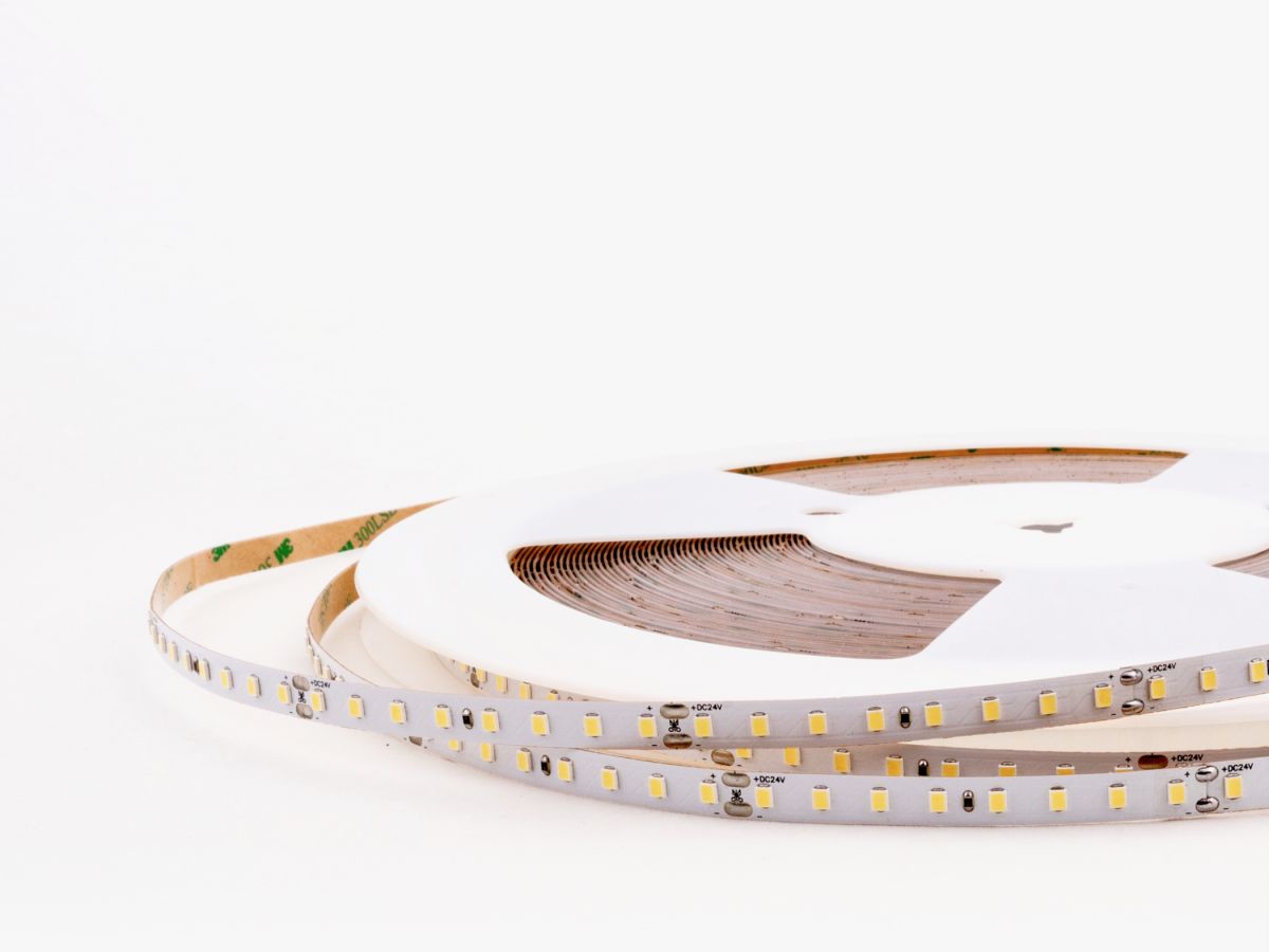 Светодиодная лента LEDS POWER 2835 112/м (10Вт/м) 24В холодная 30м/кат, серия ПРО140 005744