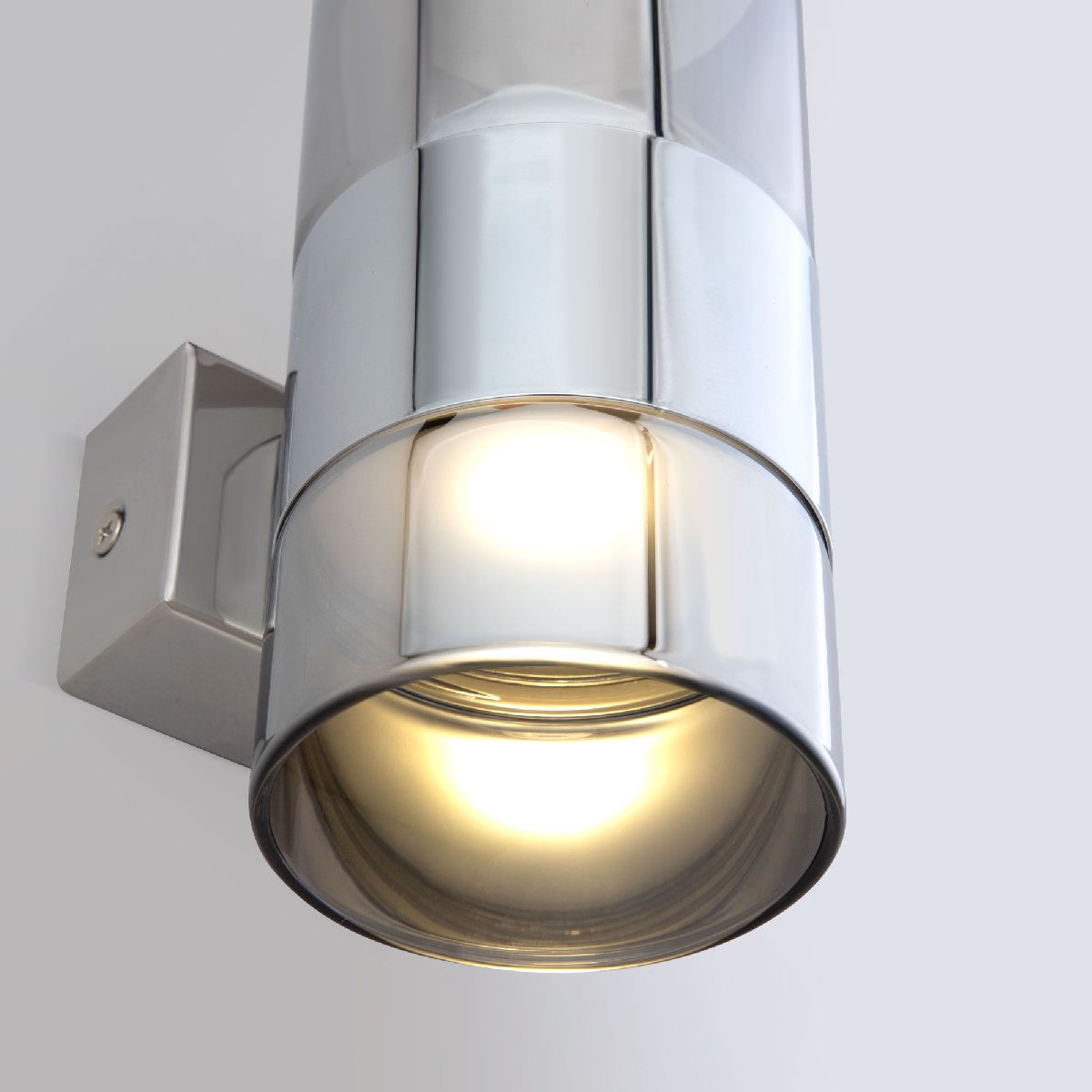 Настенный светильник Eurosvet Watford 40021/1 LED хром/дымчатый a062091