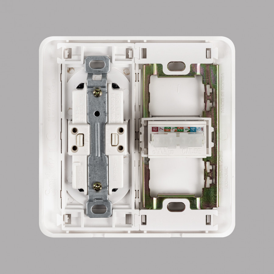 Розетка 2-местная + TF.1 SHIN DONG-A WST 5756 WH