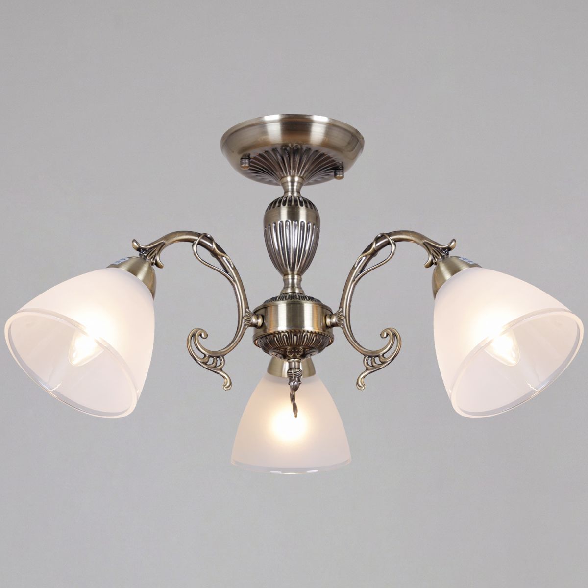 Потолочная люстра Reluce 86687-0.3-03