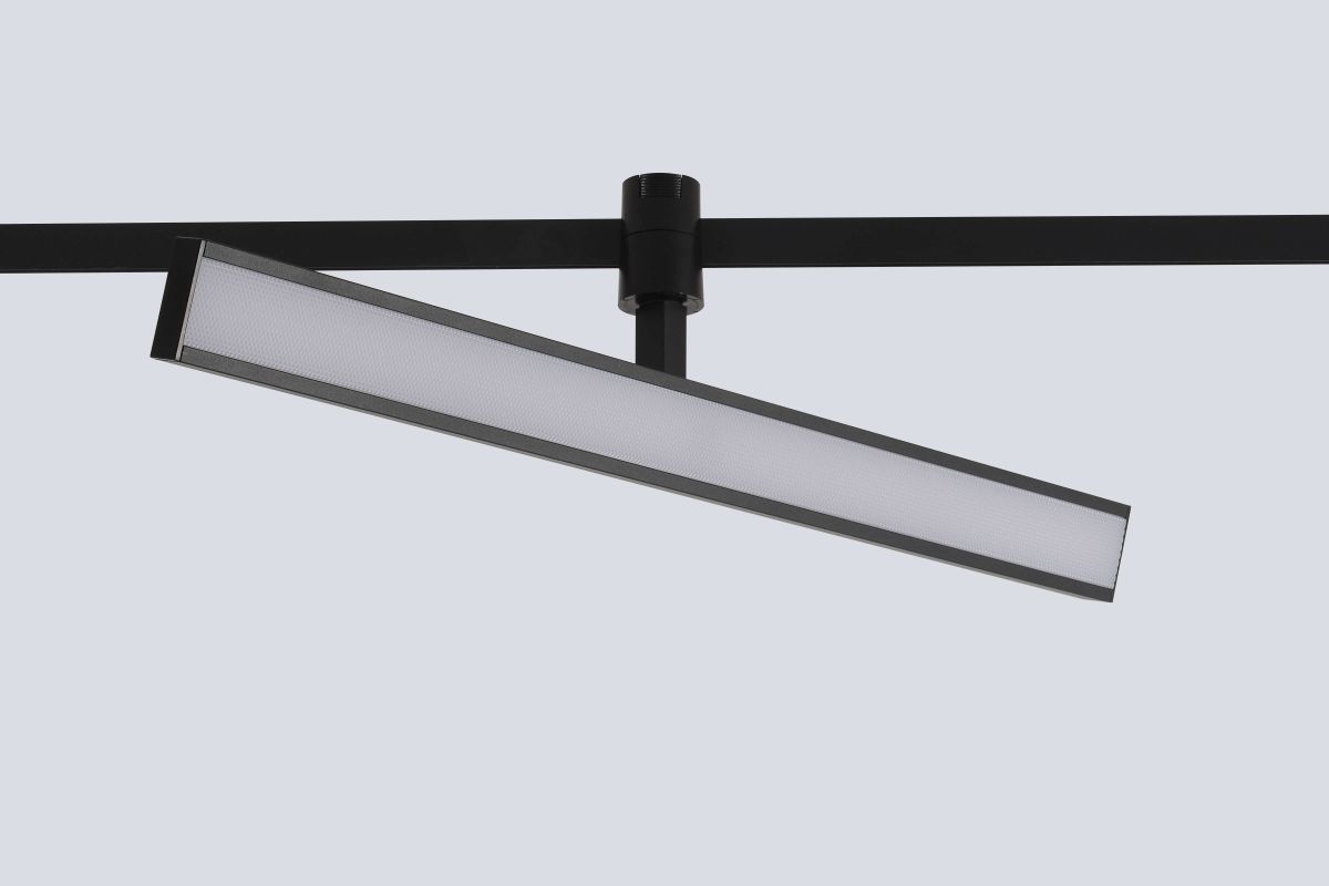 Трековый светильник для гибкой магнитной системы Crystal Lux Trace 48V CLT 0.37 001 18W BL SMART