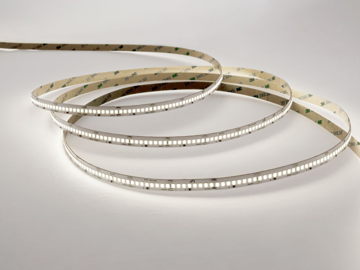 Светодиодная лента LEDS POWER 2835 240/м (22Вт/м) 24В холодная 30м/кат, серия ПРО140 005935