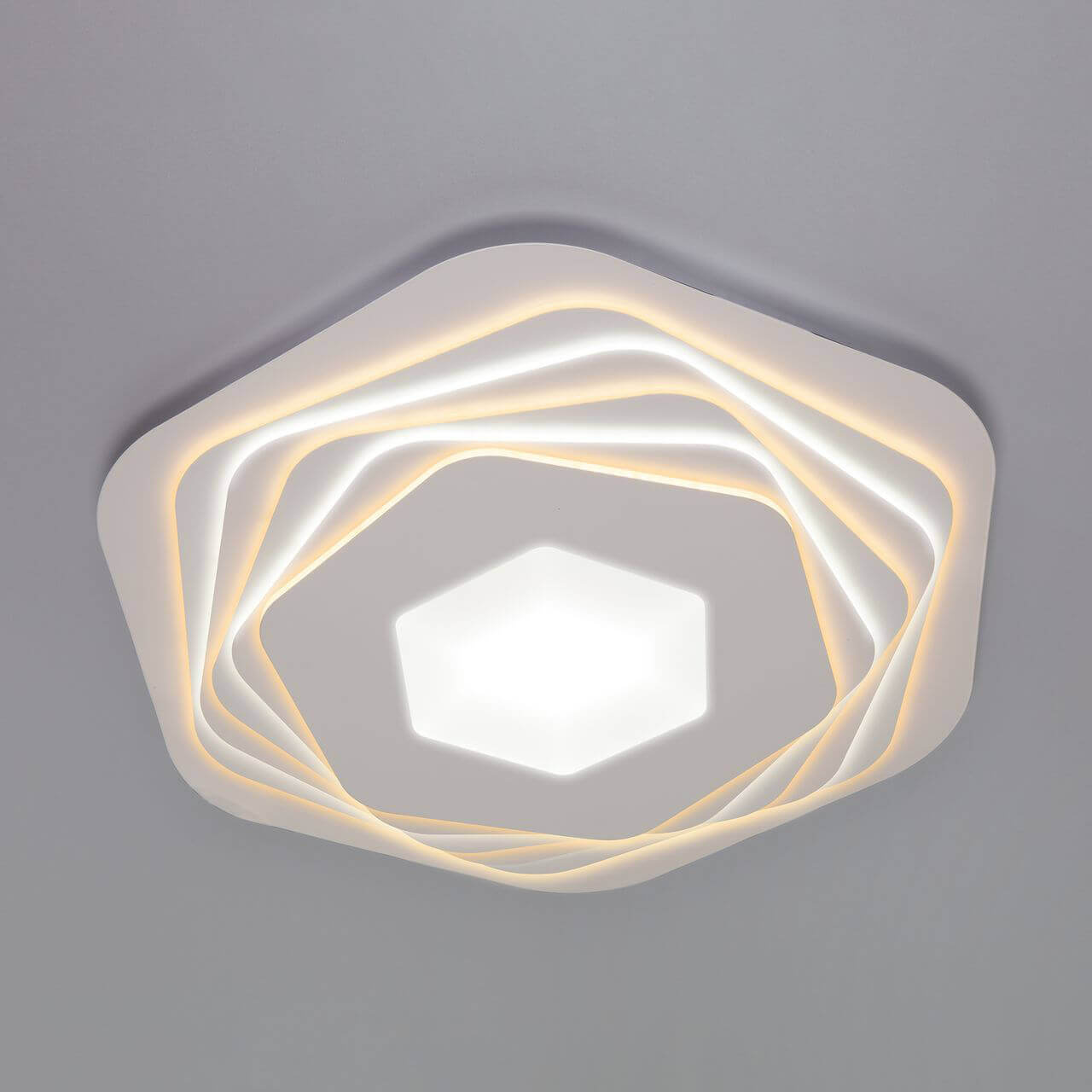 Потолочный светодиодный светильник Eurosvet Salient 90152/6 белый в #REGION_NAME_DECLINE_PP#