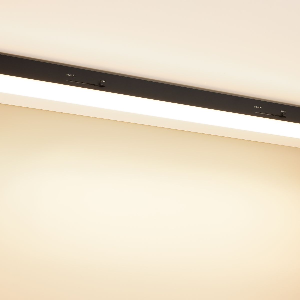 Трековый трехфазный светильник Arlight LGD-LUNGO-4TR-L600-20W-30W Warm3000 (Черный, 120 deg, 230V) (IP20 Металл) 064222