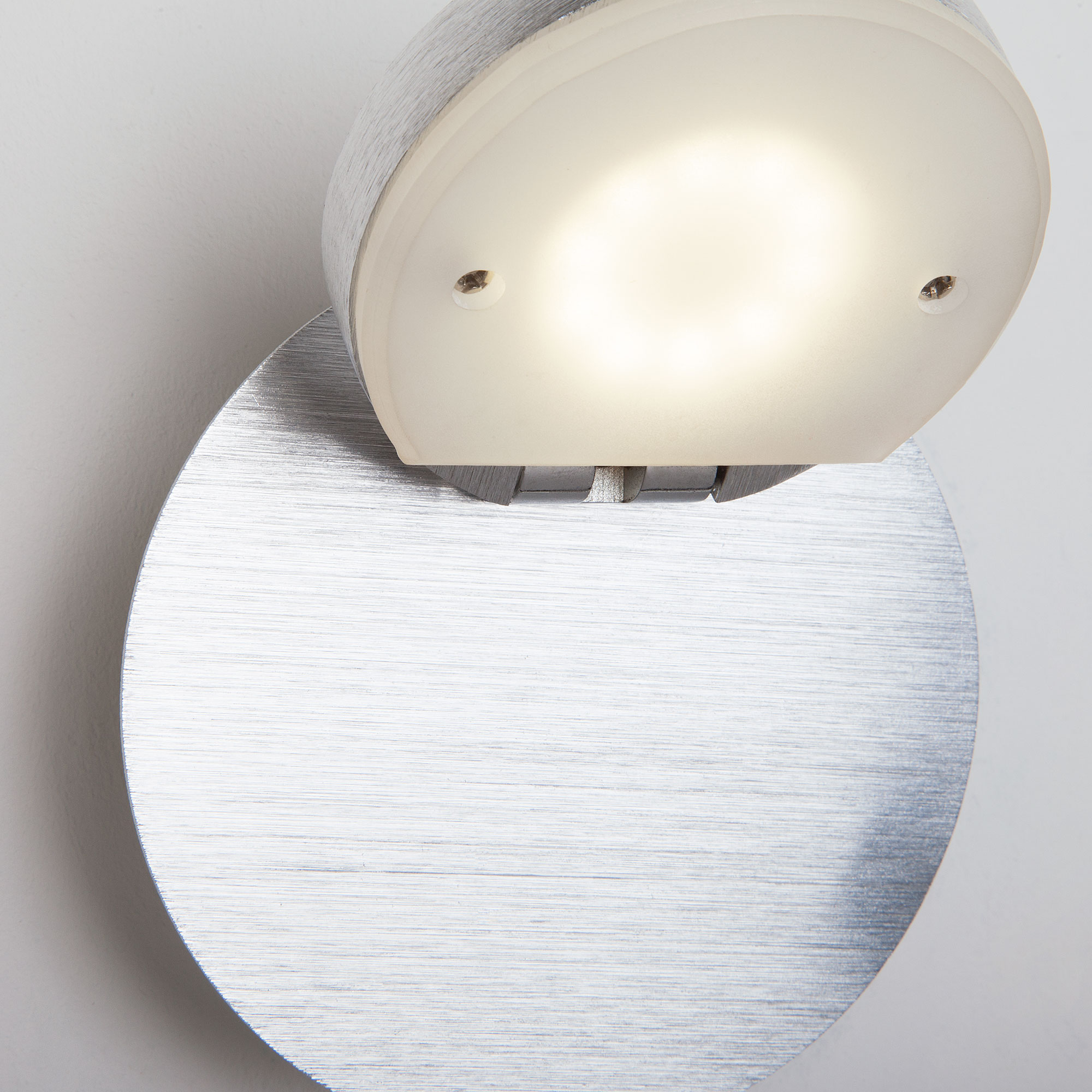 Настенный светодиодный светильник Eurosvet Cover 20004/1 алюминий в #REGION_NAME_DECLINE_PP#