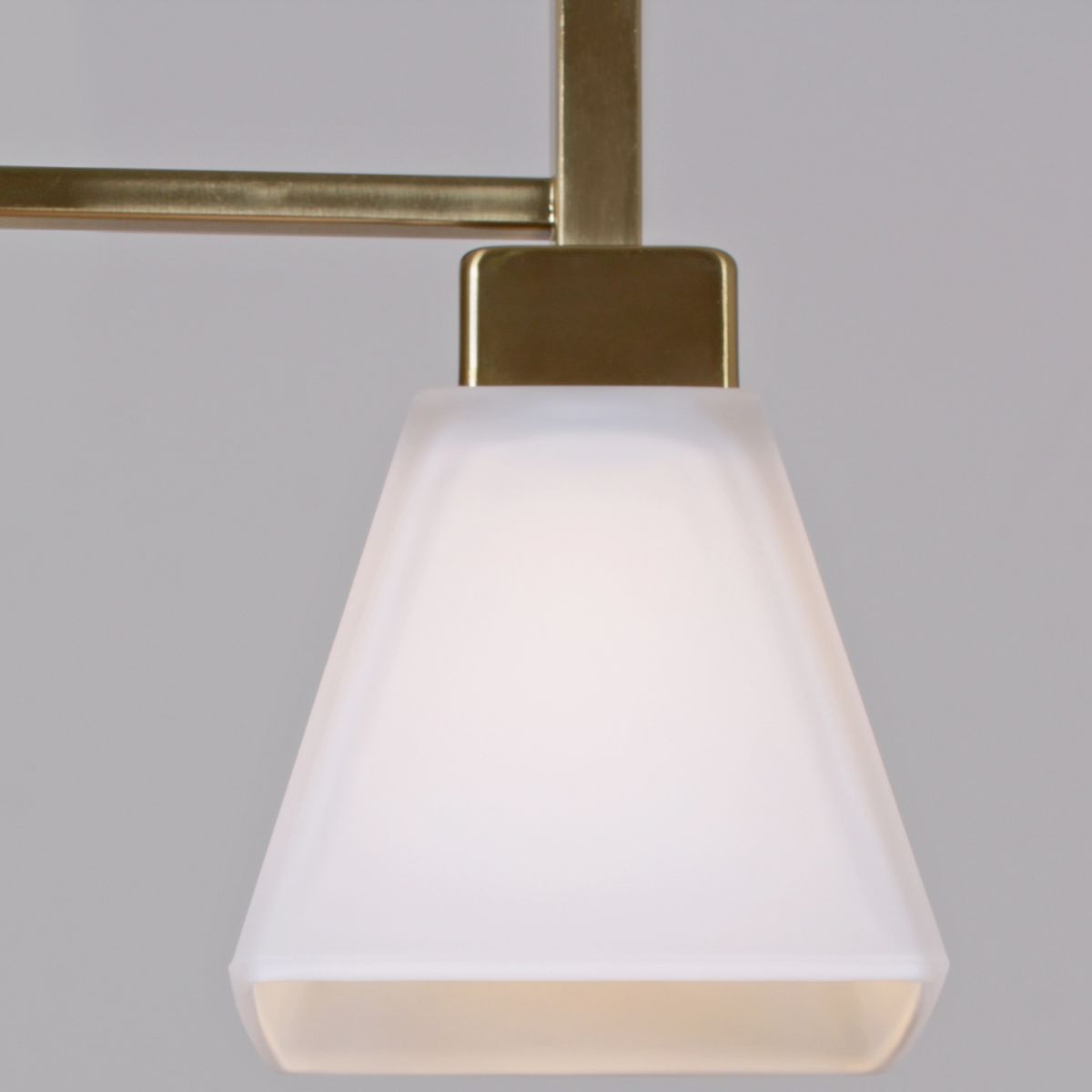 Люстра на штанге Reluce CL 32570-0.3-03 CP