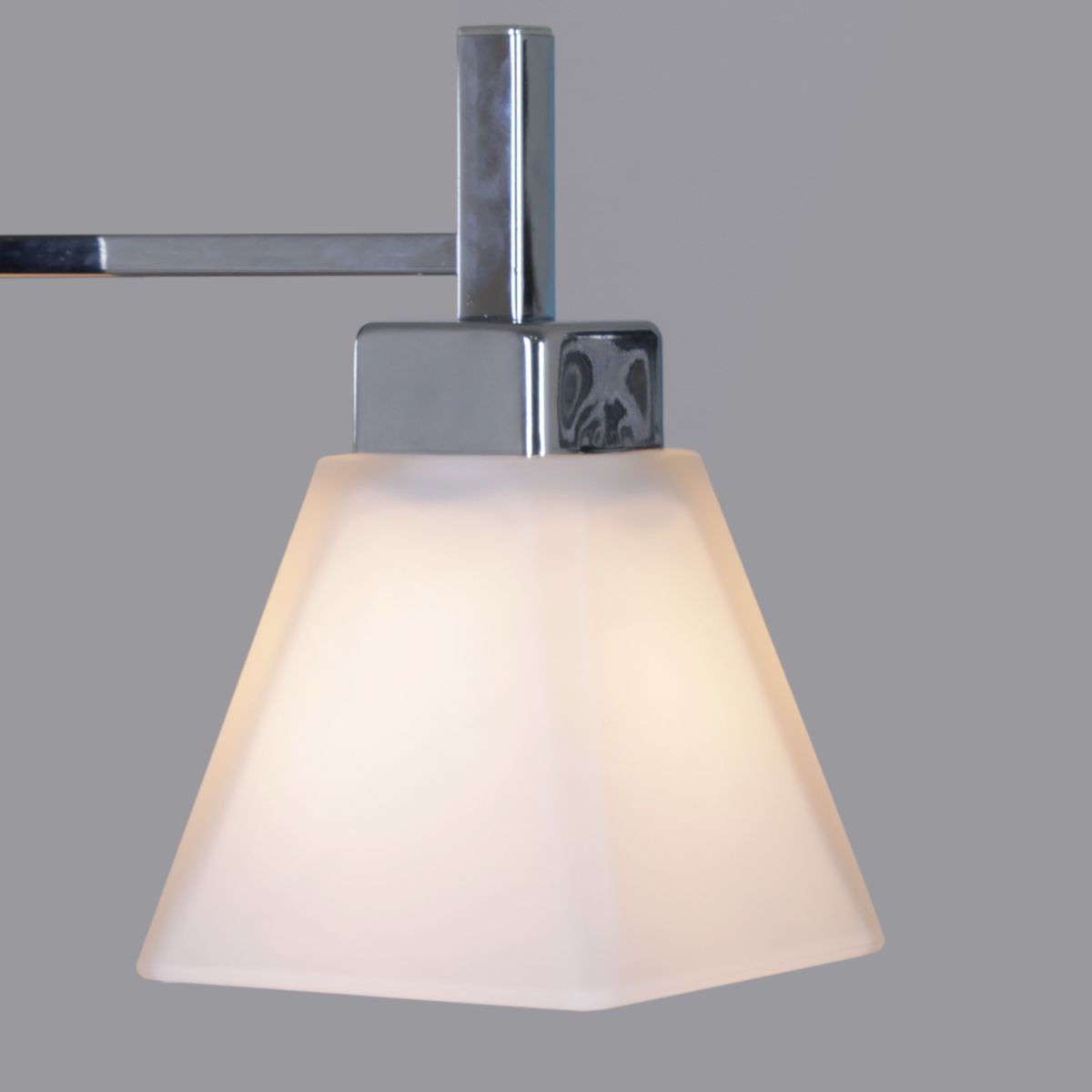 Люстра на штанге Reluce CL 32570-0.3-03 CH