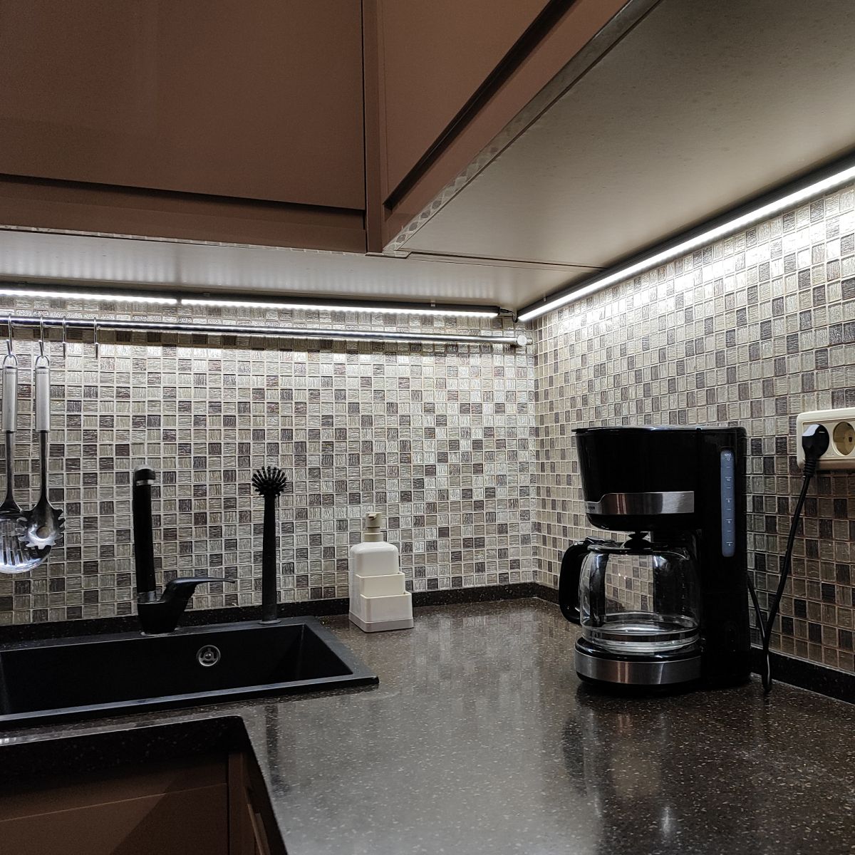 Мебельный светильник Volpe UL-00012400 ULI-Q951 6W/4000K IP20 BLACK