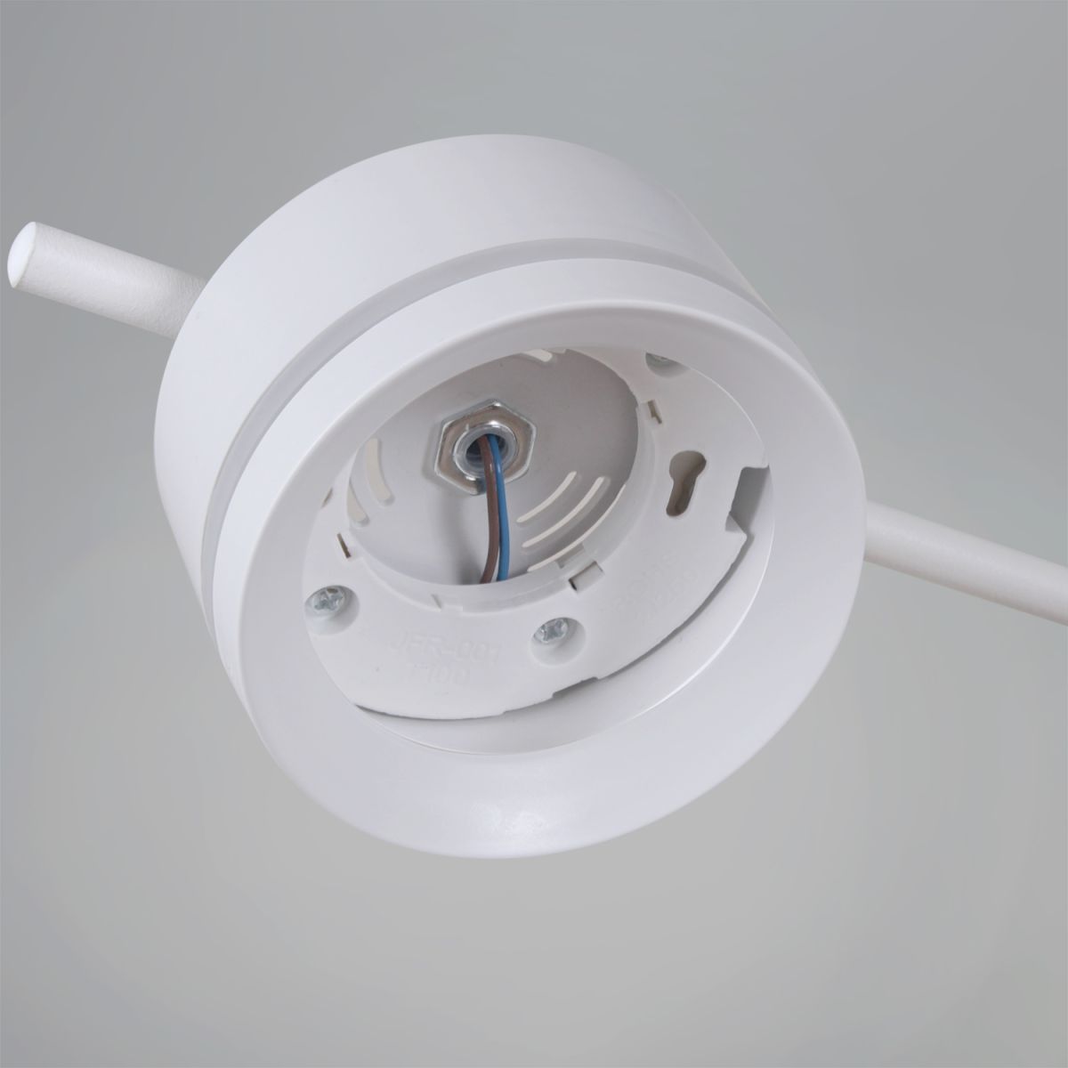 Потолочная люстра Reluce 10590-0.3-10 White