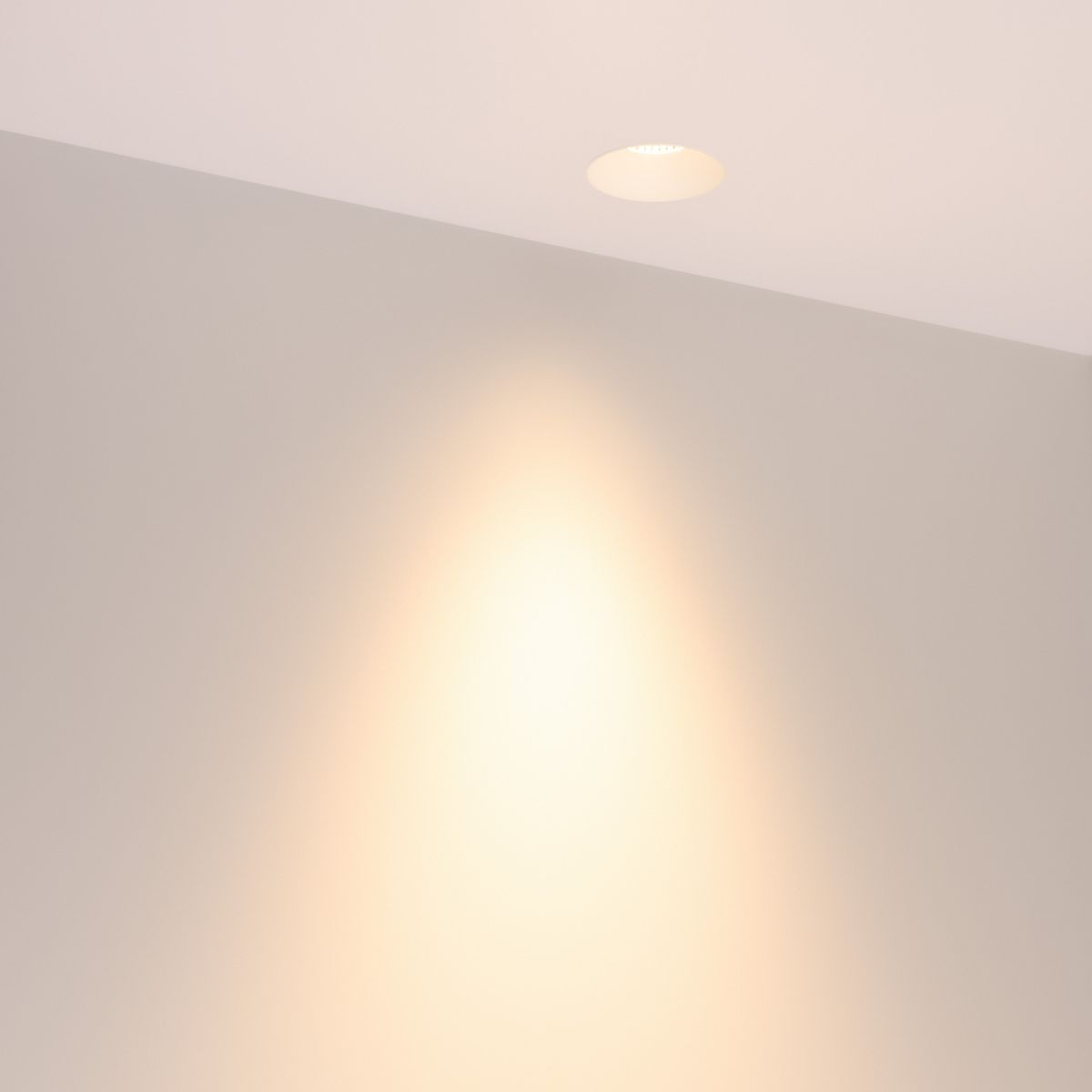 Светильник безрамочный Arlight DL-INTRAL-R63-8W Warm3000 (Белый RAL9003, 36 deg, 230V) (IP20 Металл) 064934