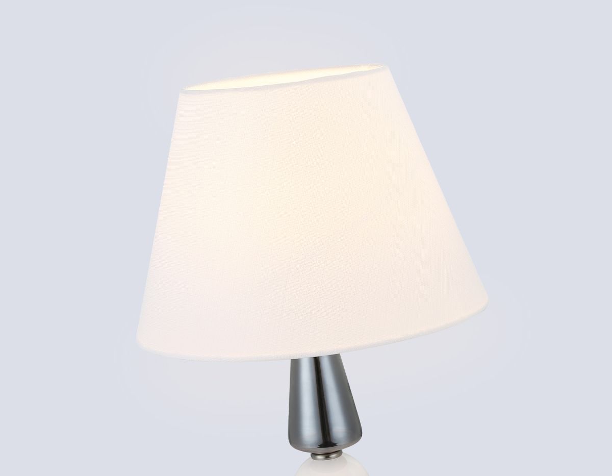 Настольная лампа Ambrella Light High Light Classic LH75262