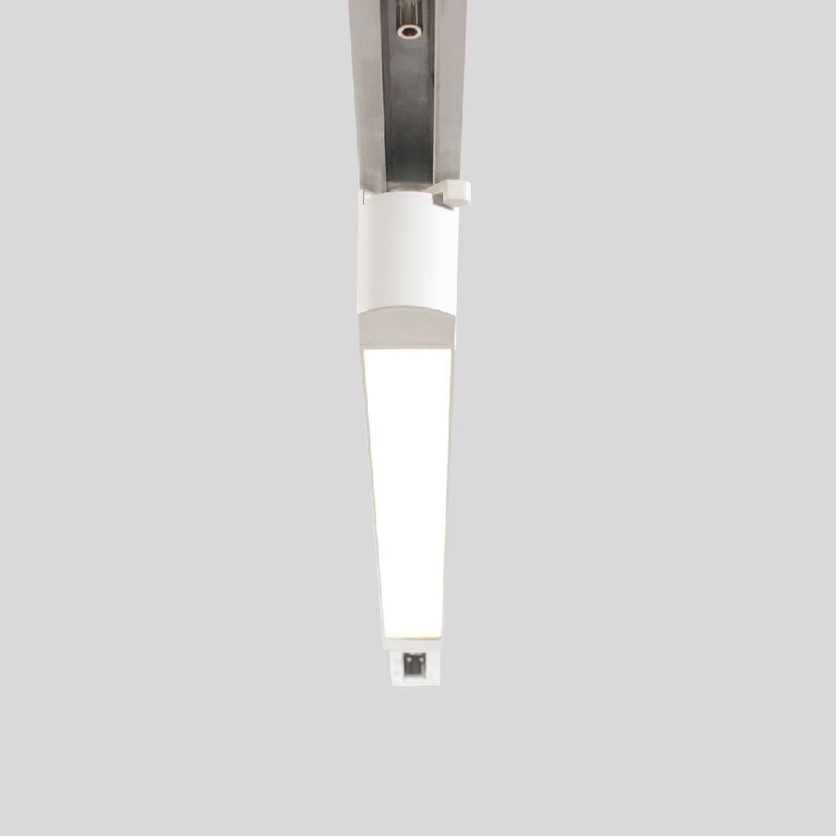 Трековый однофазный светильник Crystal Lux CLT 0.31 010 18W WH M4000K
