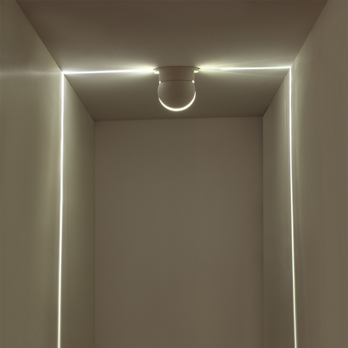 Уличный светодиодный светильник Odeon Light Arrow 3917/9CL