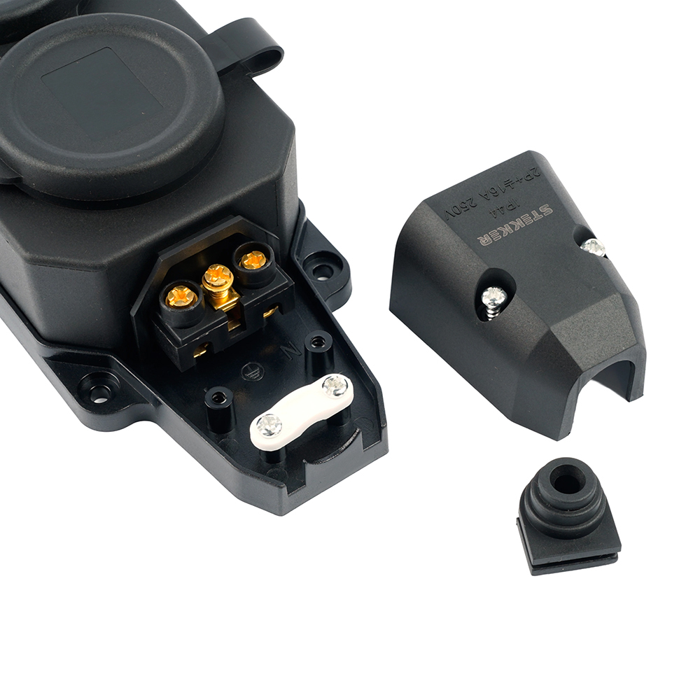 Розетка переносная 3-местная c/з Stekker RST16-3-44 250В 16А IP44 черный 50806