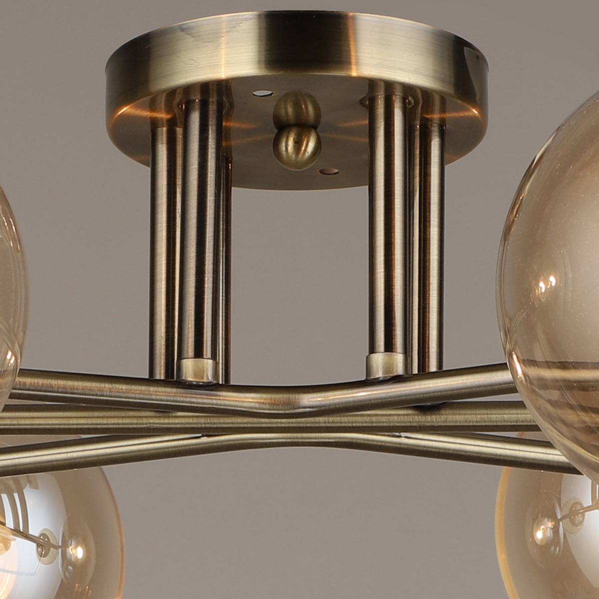 Потолочная люстра Reluce 01647-0.3-06