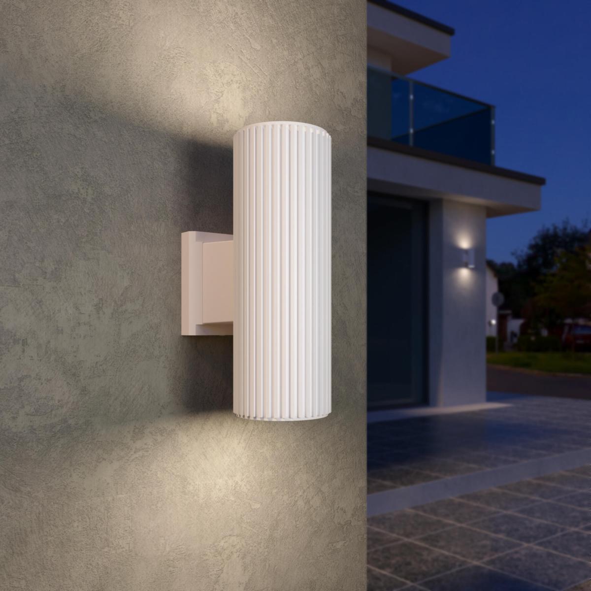 Уличный настенный светильник Elektrostandard Strict 4690389177743