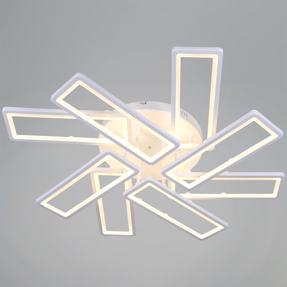 Потолочная люстра Reluce 03629-0.3-4+4 WH