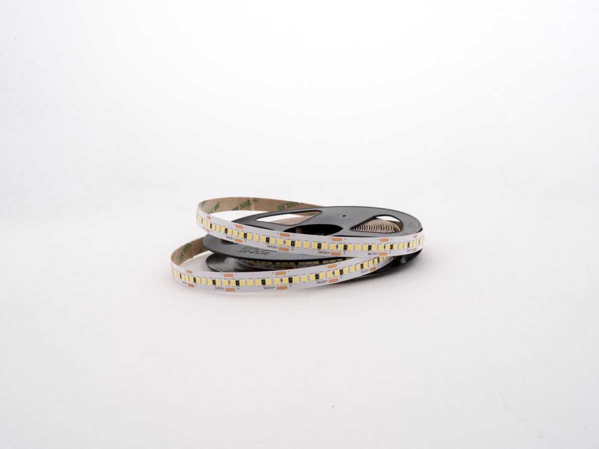 Светодиодная лента LEDS POWER 2835 240/м (18Вт/м) 24В холодная 006574