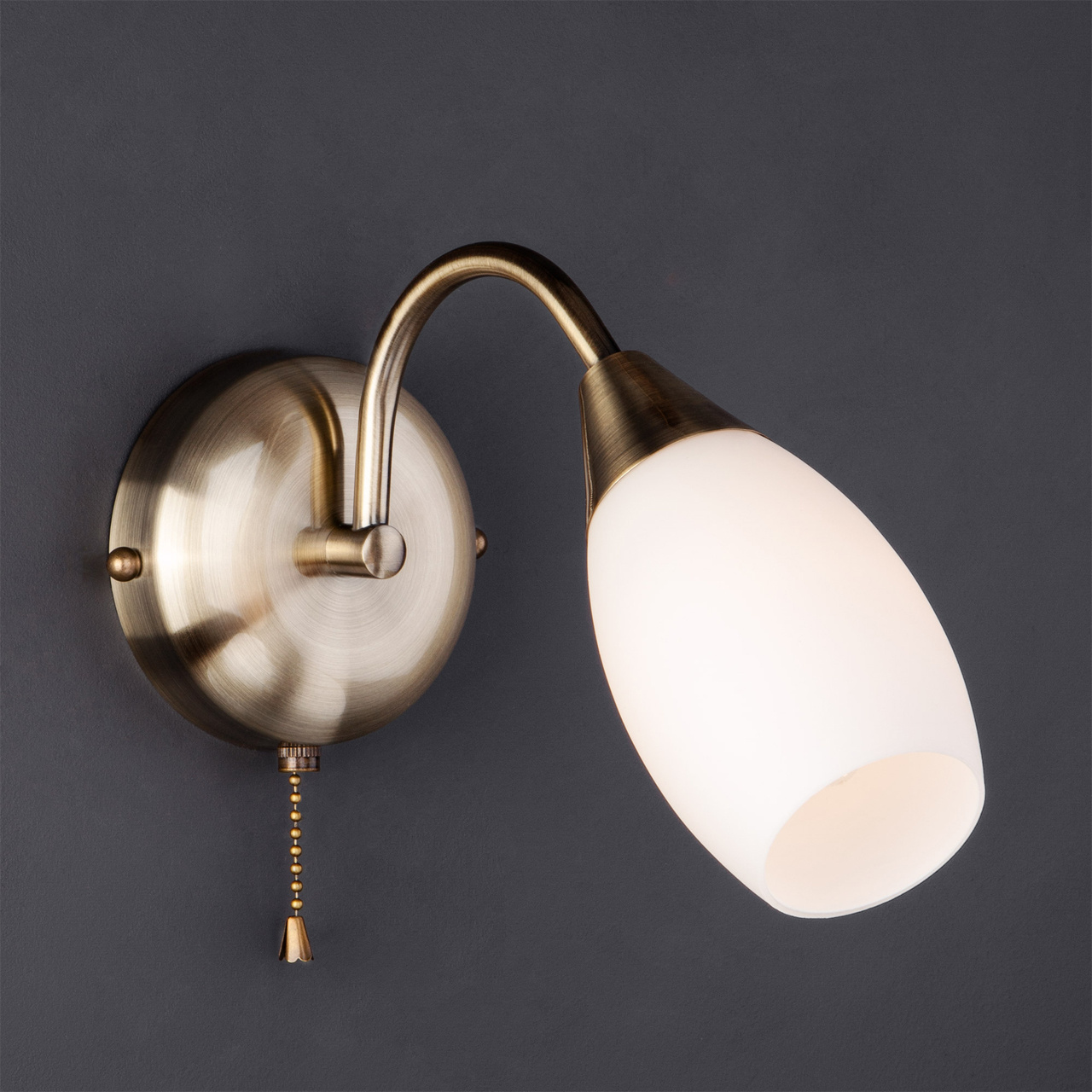 Бра с выключателем на корпусе Eurosvet Ginevra 30280/1 античная бронза