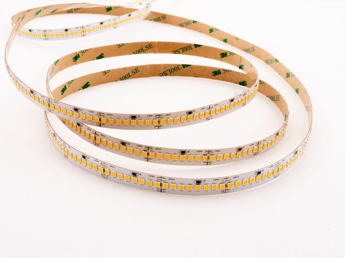 Светодиодная лента LEDS POWER 2835 240/м (22Вт/м) 24В холодная LUX160 006215