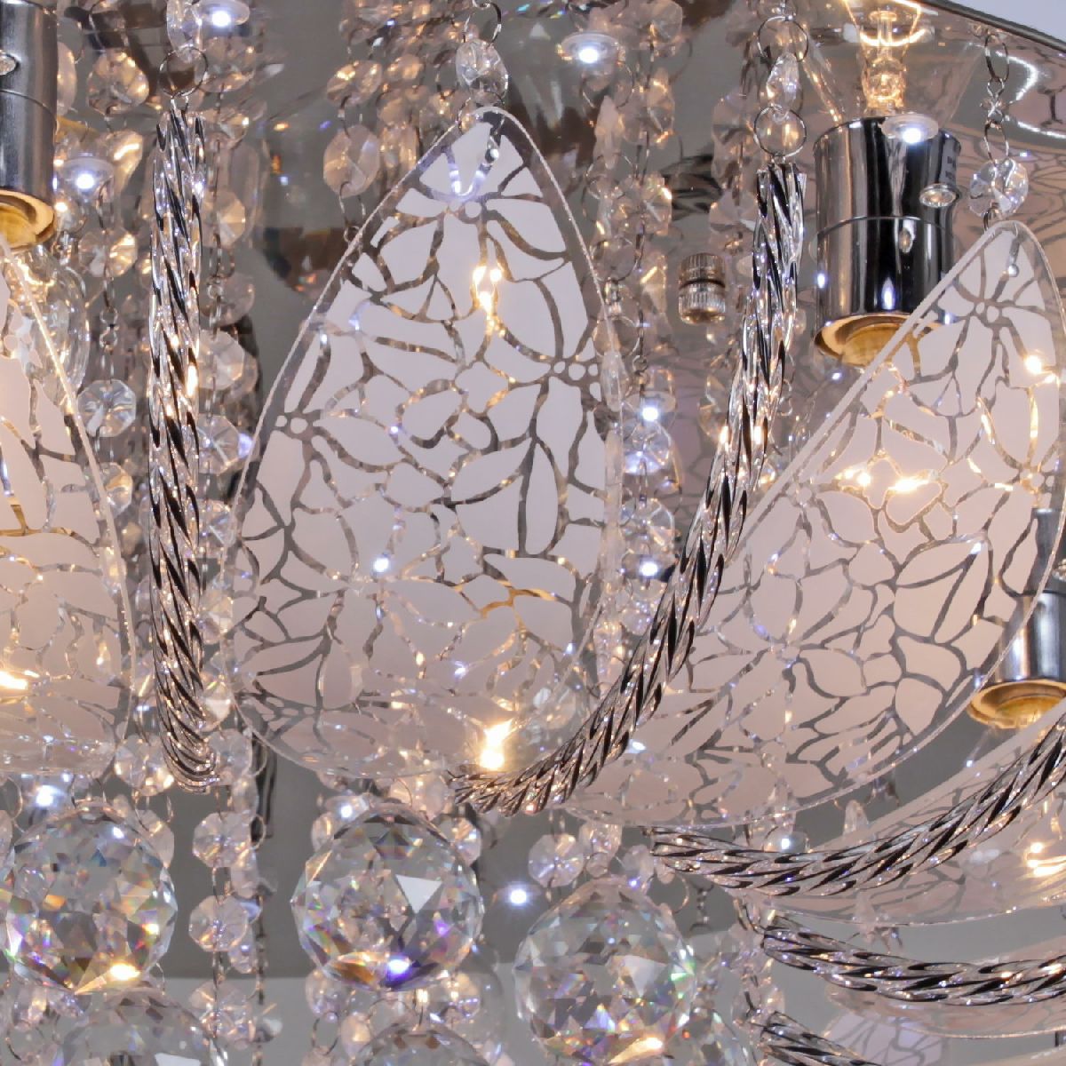 Потолочная люстра Reluce 55826-0.3-08 УЦ