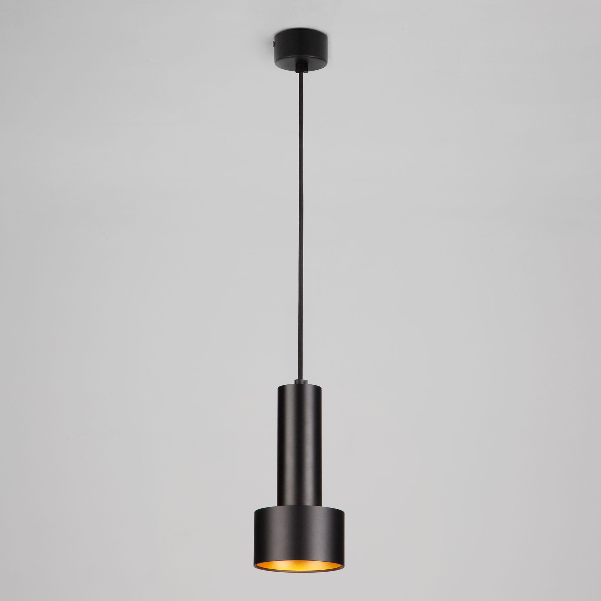 Подвесной светильник Eurosvet Charlie 50134/1 LED черный/золото в #REGION_NAME_DECLINE_PP#