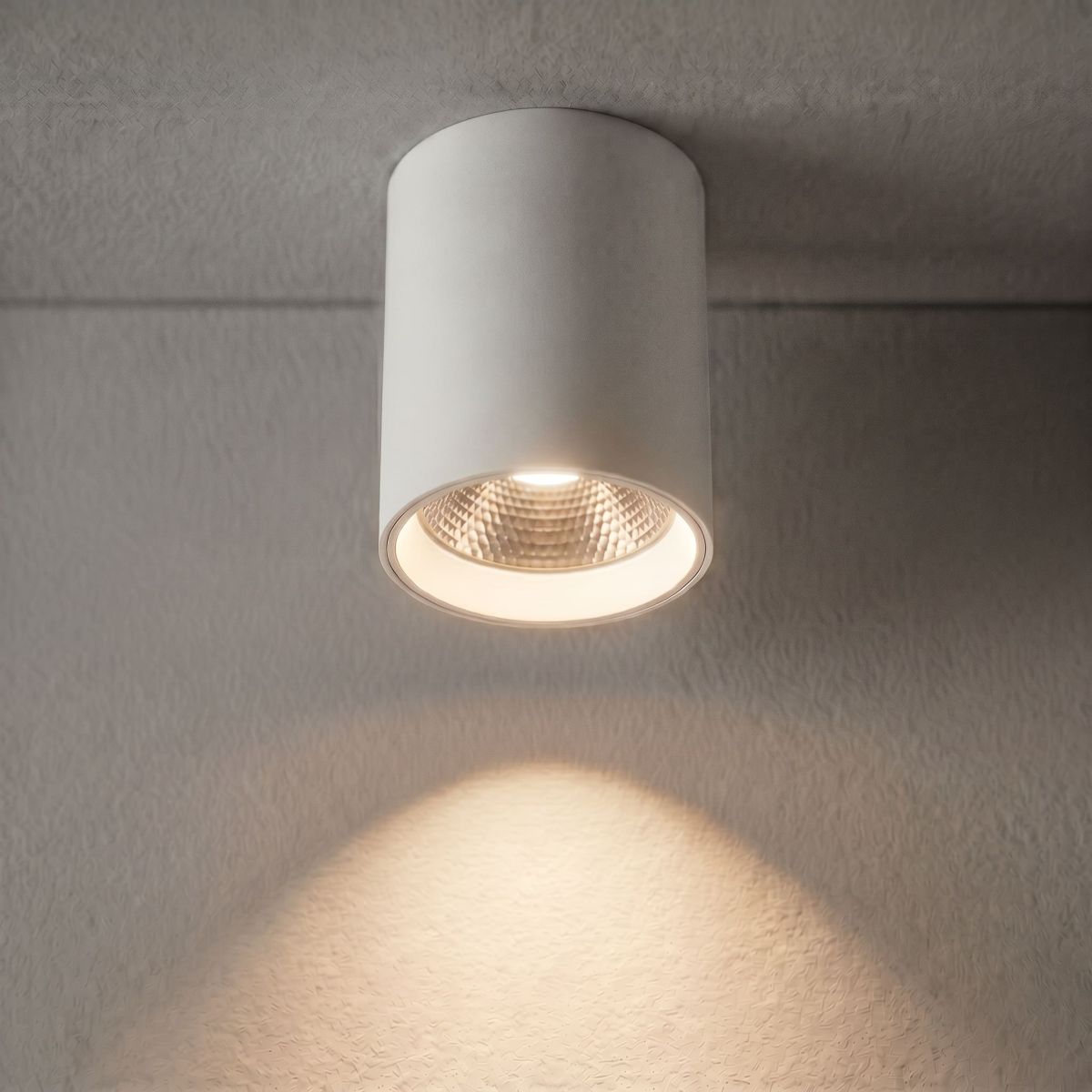Потолочный светильник с переключателем цв. температуры Crystal Lux CLT 075C WH