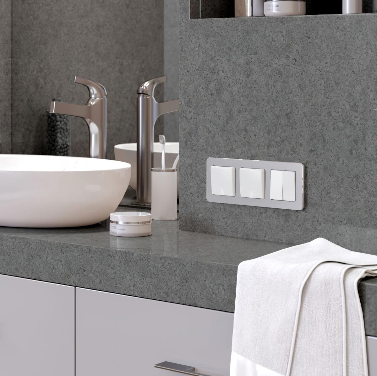 Рамка на 3 поста Werkel Platinum алюминий 4690389184475 W0032606