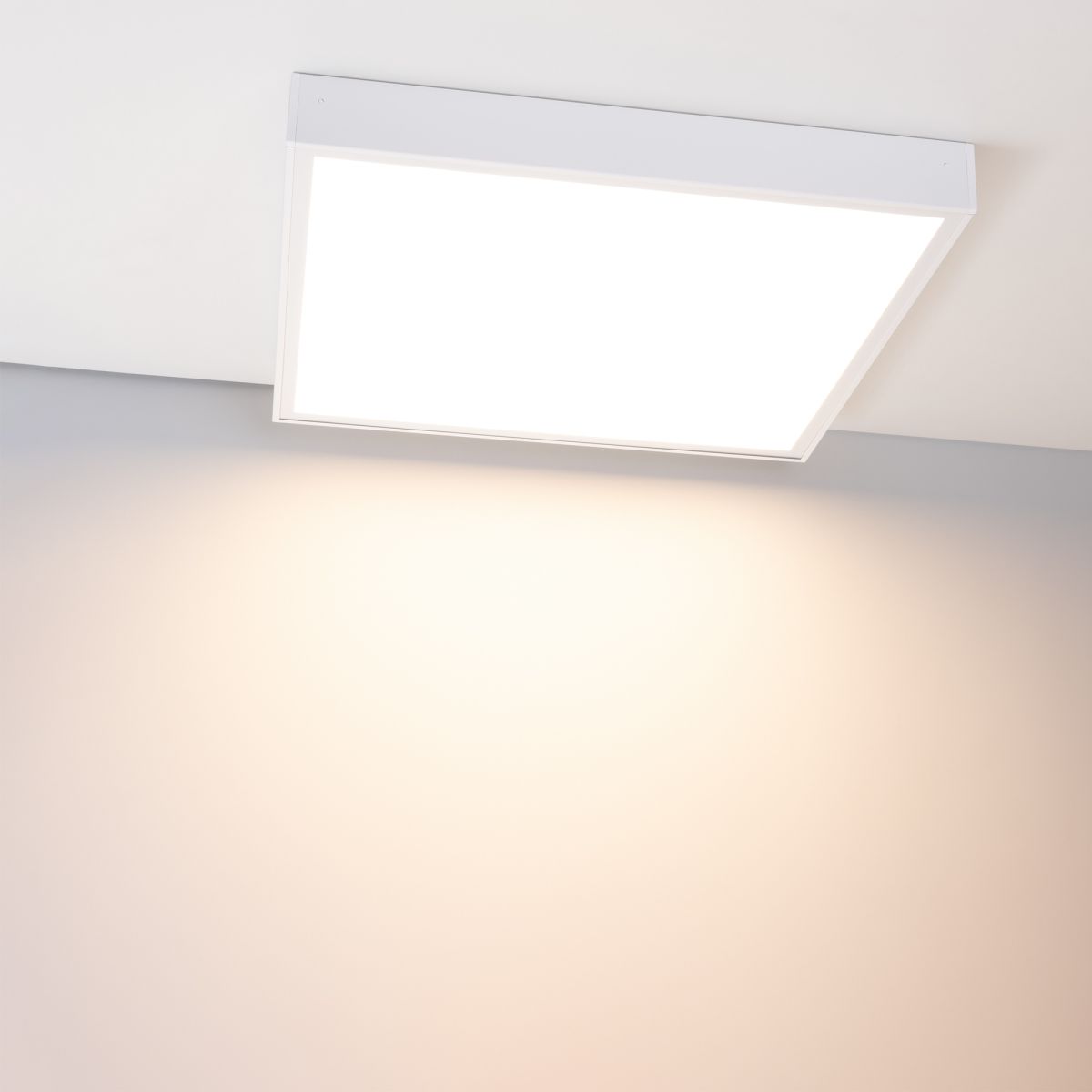 Светодиодная панель Arlight DL-TITAN-COMFORT-S600x600-34W Warm3000 (WH, 120 deg, CRI90, 230V) (IP40 Металл) 063096