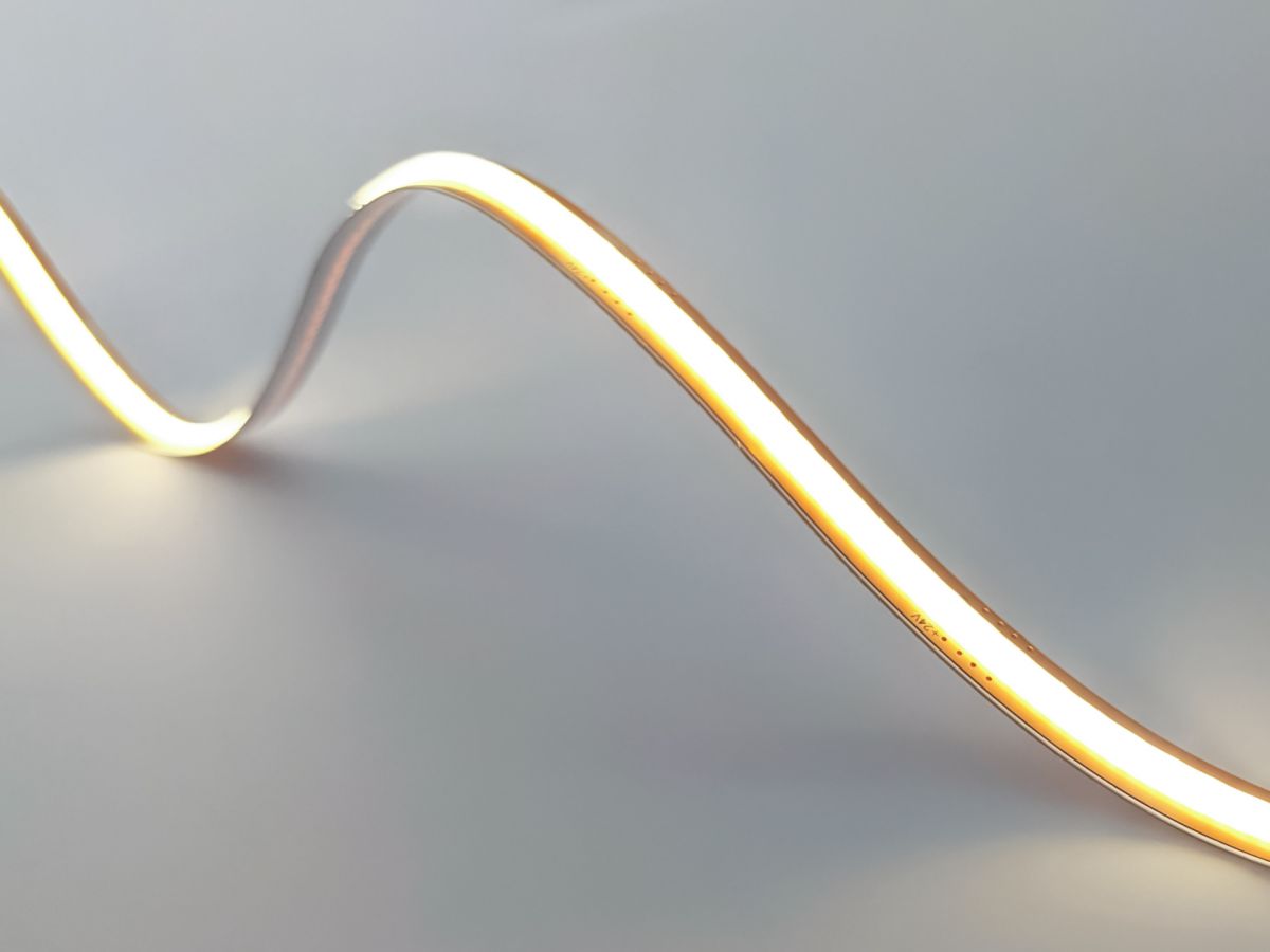 Светодиодная лента COB 24 В свободная резка 3000К SWG Pro 10 Вт/м, IP20, 480 LED/м, 8 мм, SWG-COB480-24-10-WW 00-00049301