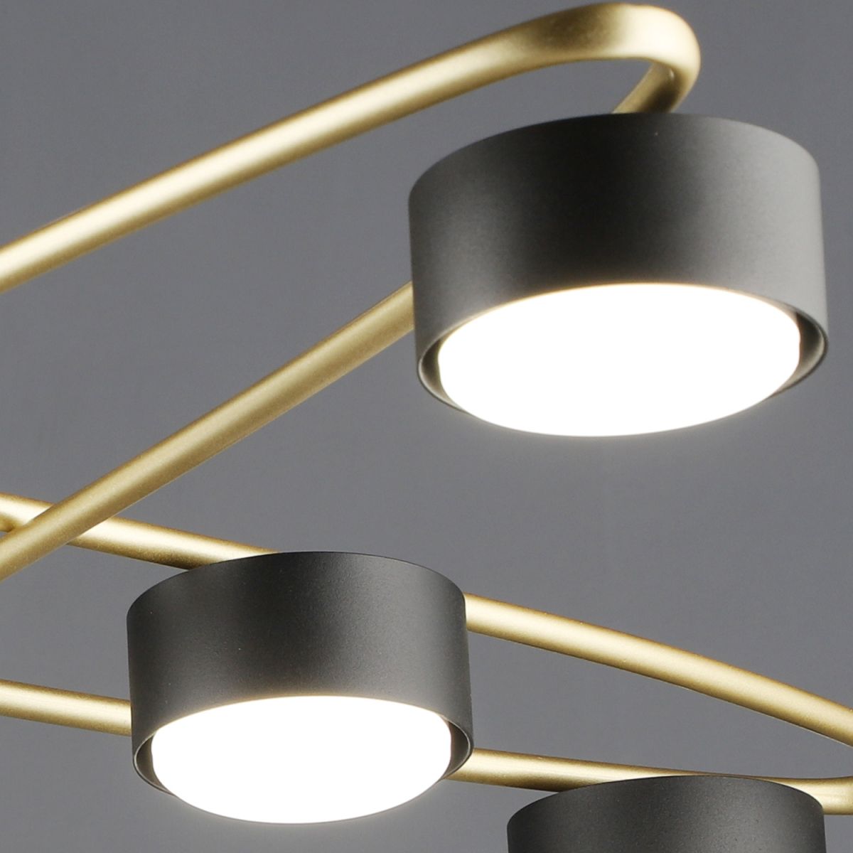 Потолочная светодиодная люстра Reluce 06658-0.3-08 GD+BK GX53