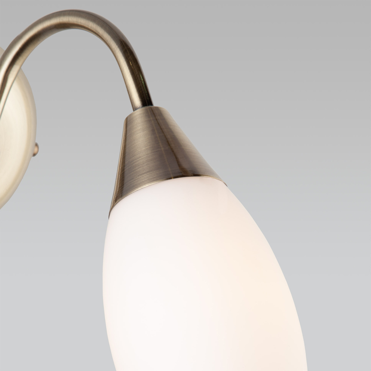 Бра с выключателем на корпусе Eurosvet Ginevra 30280/1 античная бронза