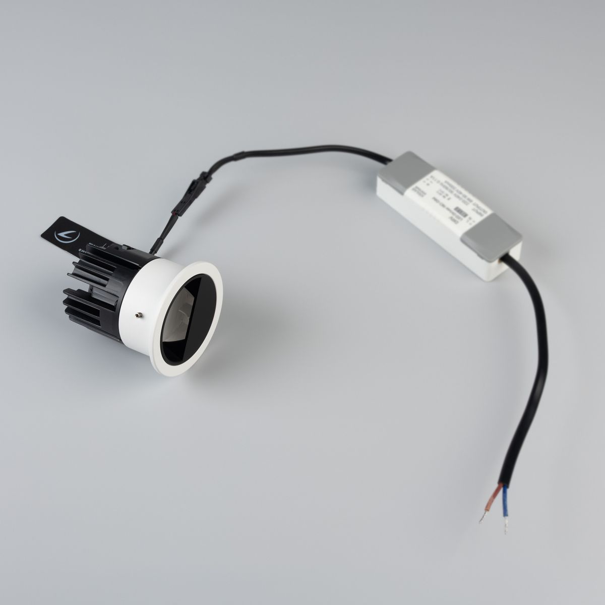 Встраиваемый светильник Arlight DL-VEILA-R63-8W Warm3000 (Белый RAL9003, A44x46 deg, 230V) (IP20 Металл) 064957