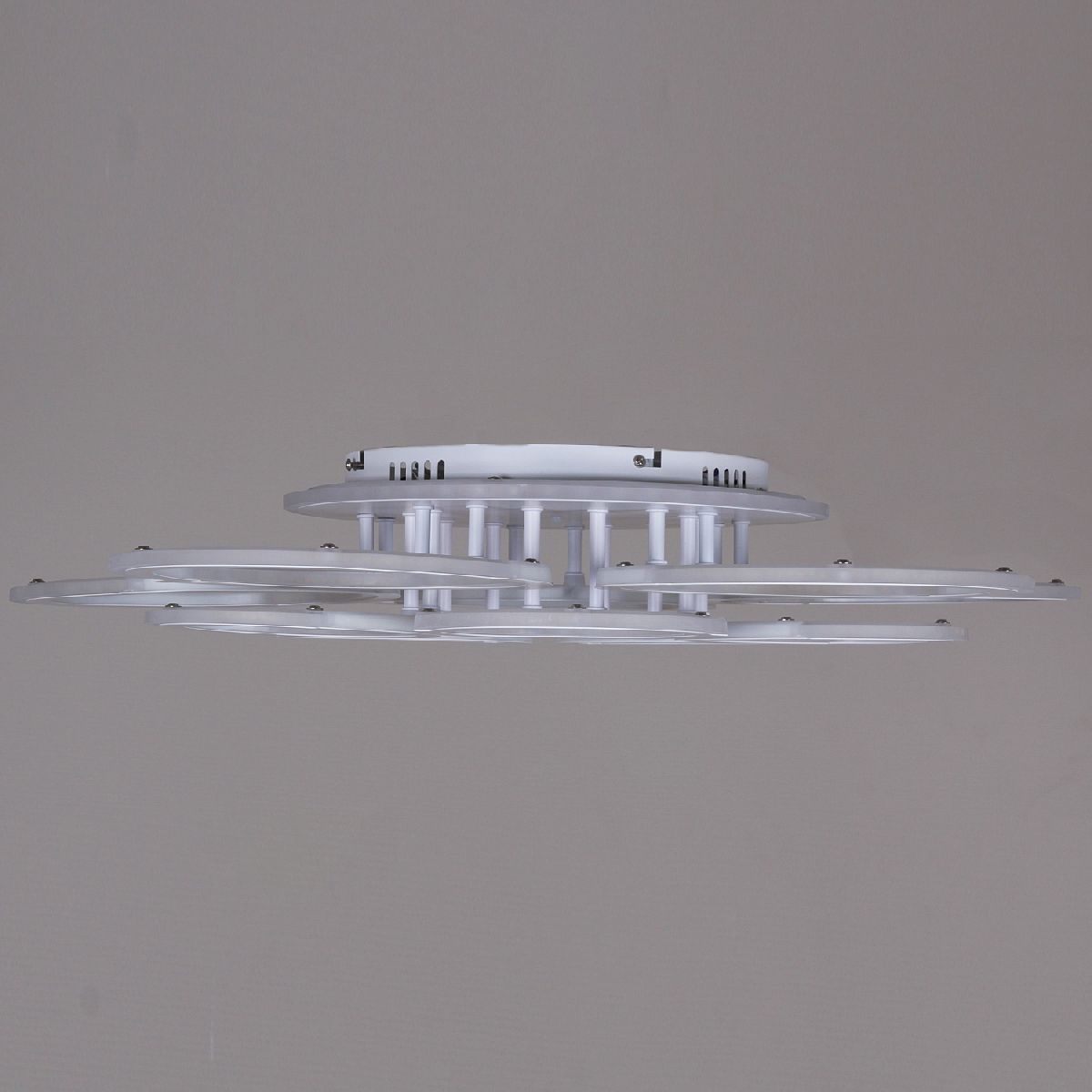 Потолочная люстра Reluce 09820-3.3-5+5A WH (RGB)