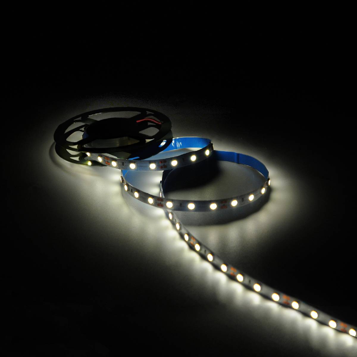 Светодиодная лента Gauss 14,4W/m 60LED/m 5050SMD теплый белый 5M 355000114